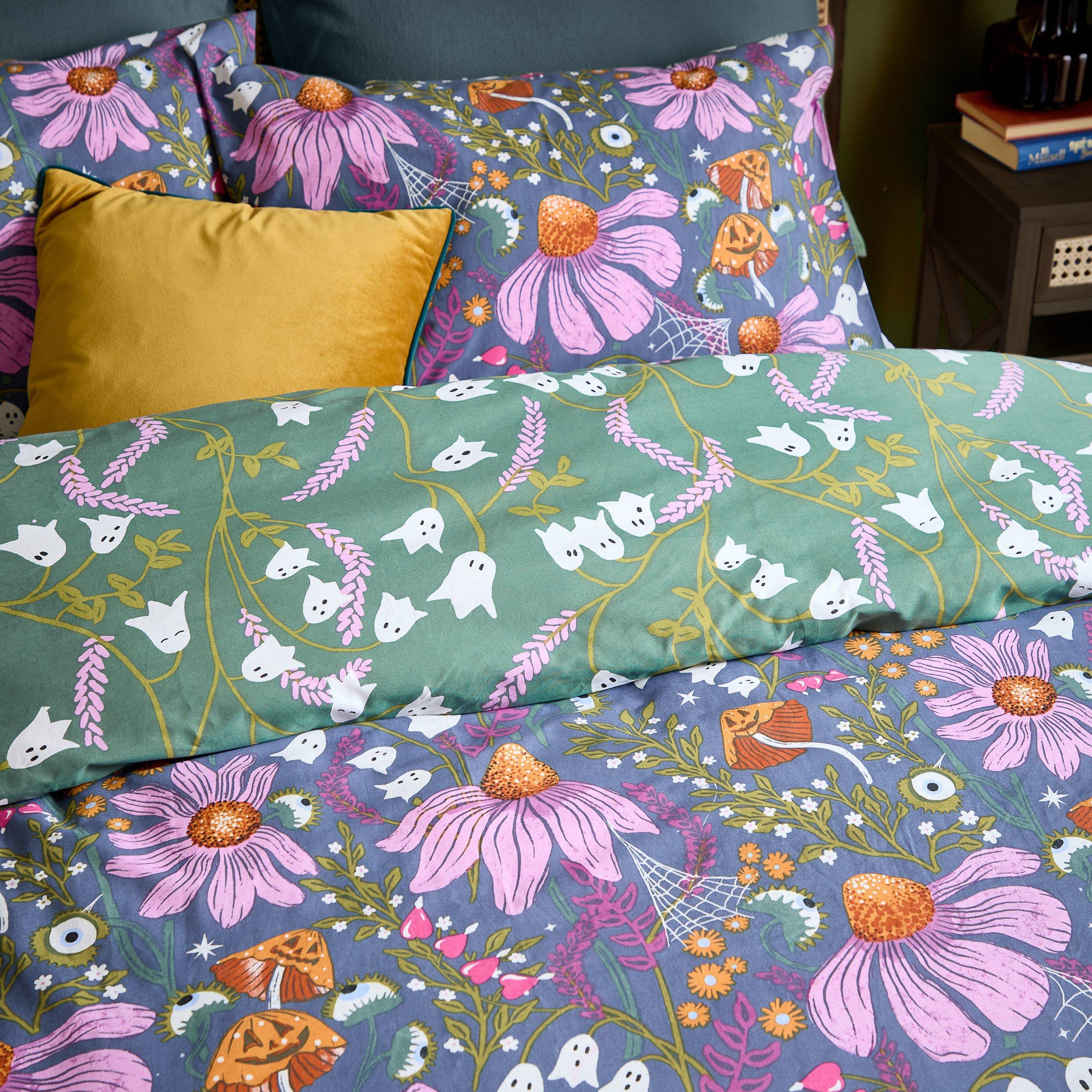 Multi - Furn - Ghoul Gardens Halloween Reversible Duvet Sets - 3