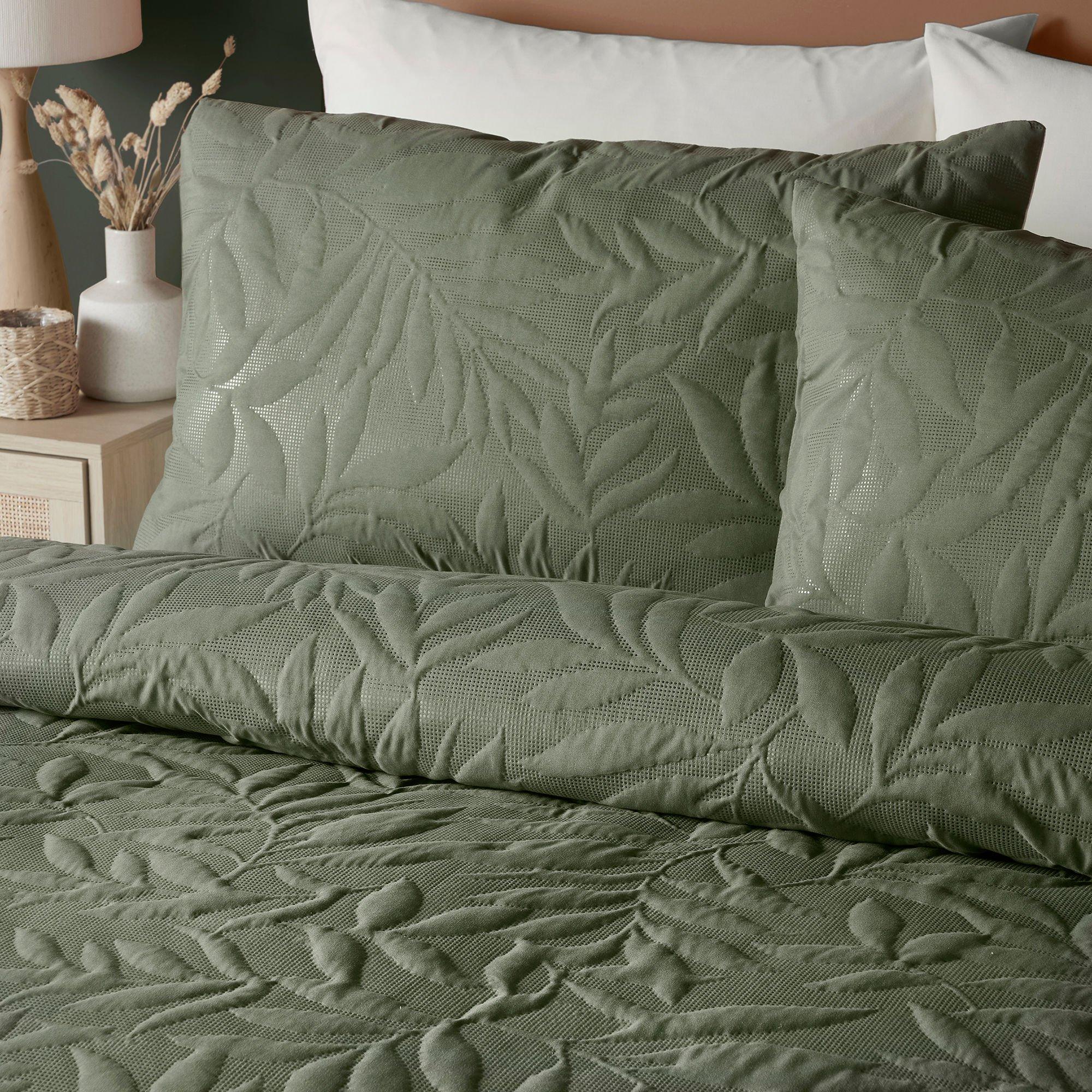 Dark Green - Serene Home - Luana Embossed Floral Duvet Cover Set in Green - 2