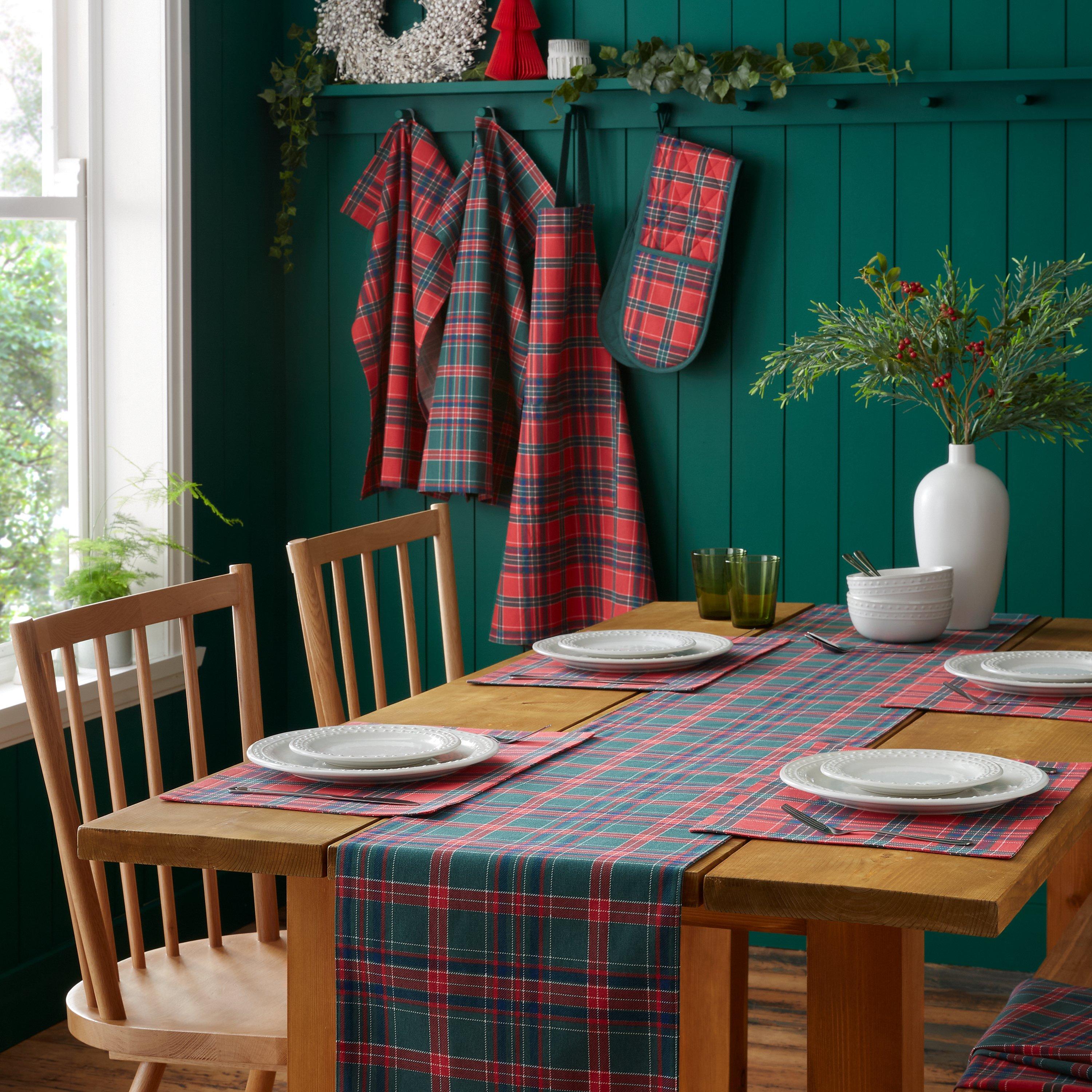 Red / Green - Catherine Lansfield - Christmas Tartan Check Dining Placemat 4 Pack - 2