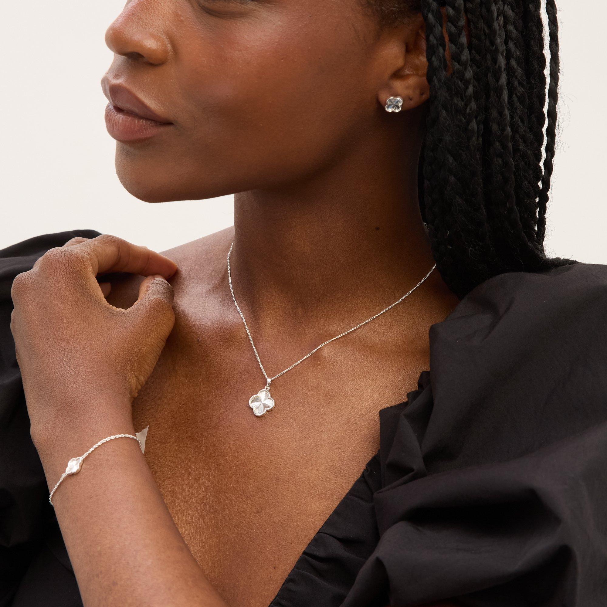 Silver - Simply Silver - Sterling Silver 925 Polished Ridged Clover Pendant - 2