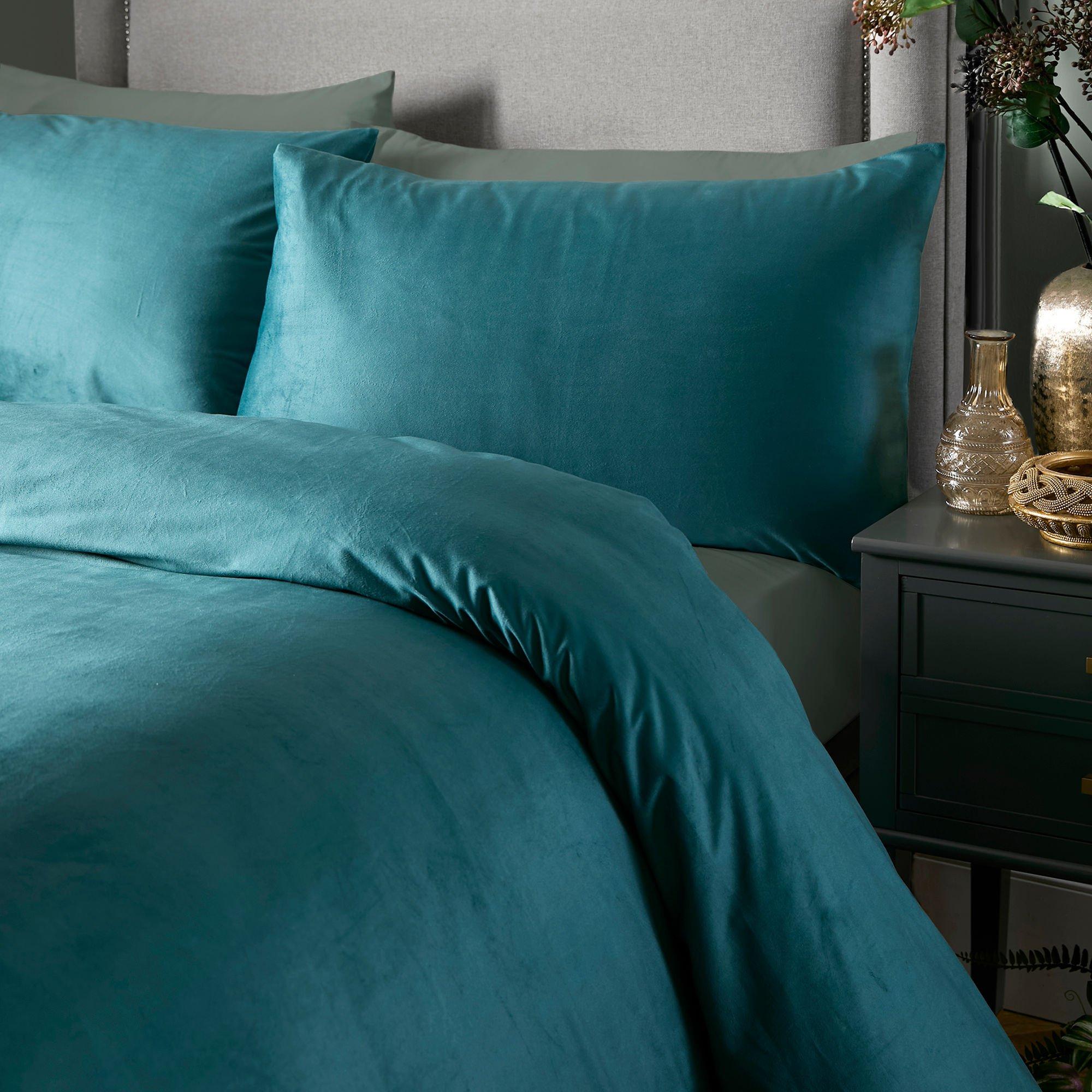 Teal - Laurence Llewelyn-Bowen - Montrose Opulant Velvet  Duvet Cover Set in Teal - 2