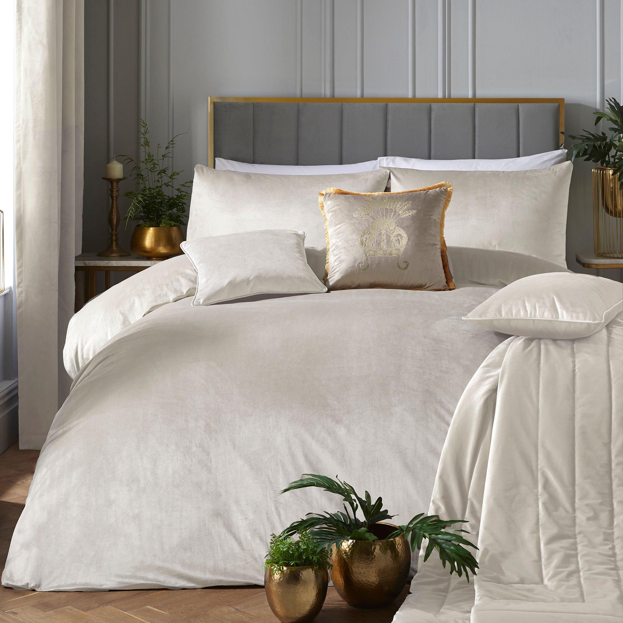 Ivory - Laurence Llewelyn-Bowen - Montrose Opulant Velvet Duvet Cover Set in Ivory - 1