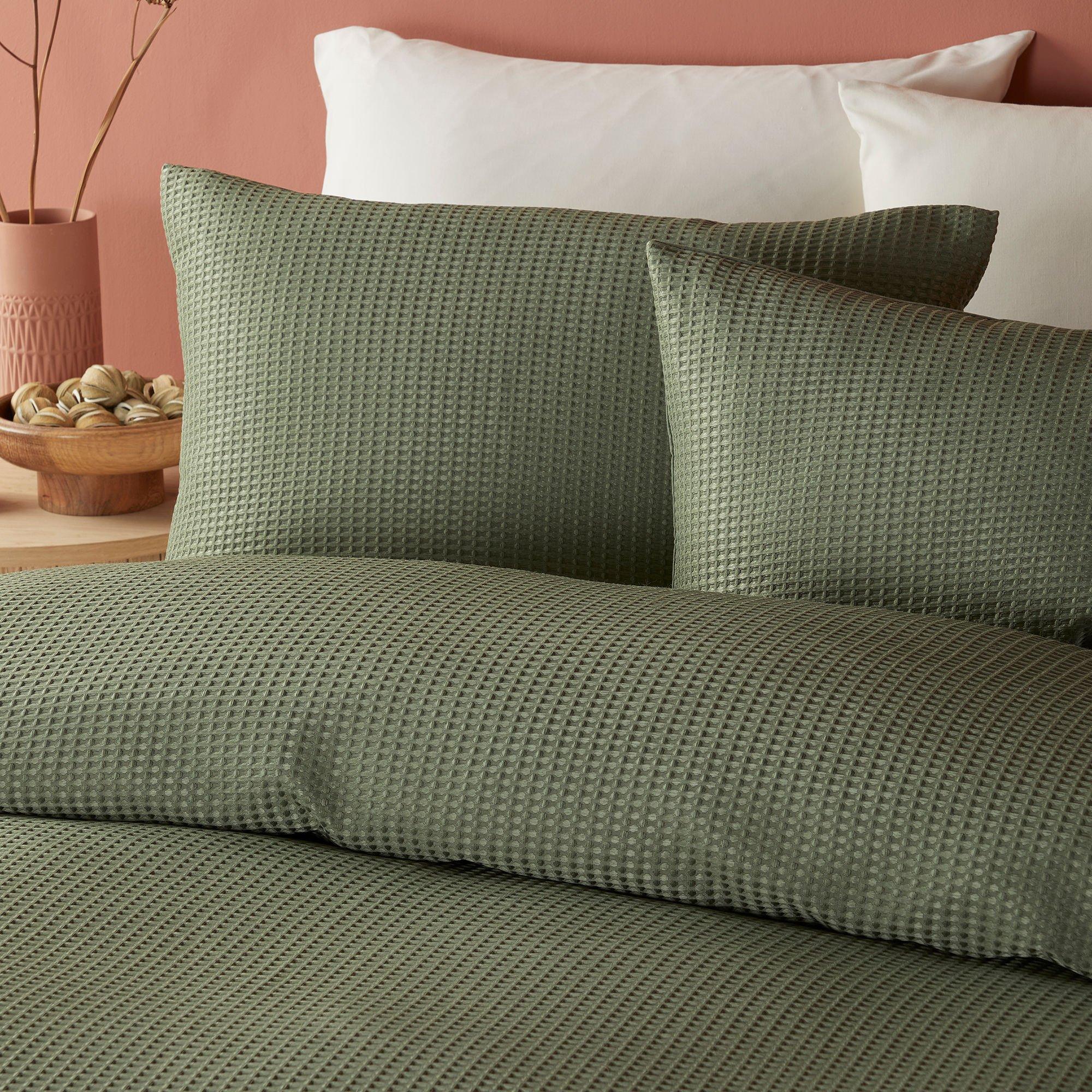 Dark Green - Serene Home - Lindly Embossed Waffle Duvet Cover Set in Green - 2