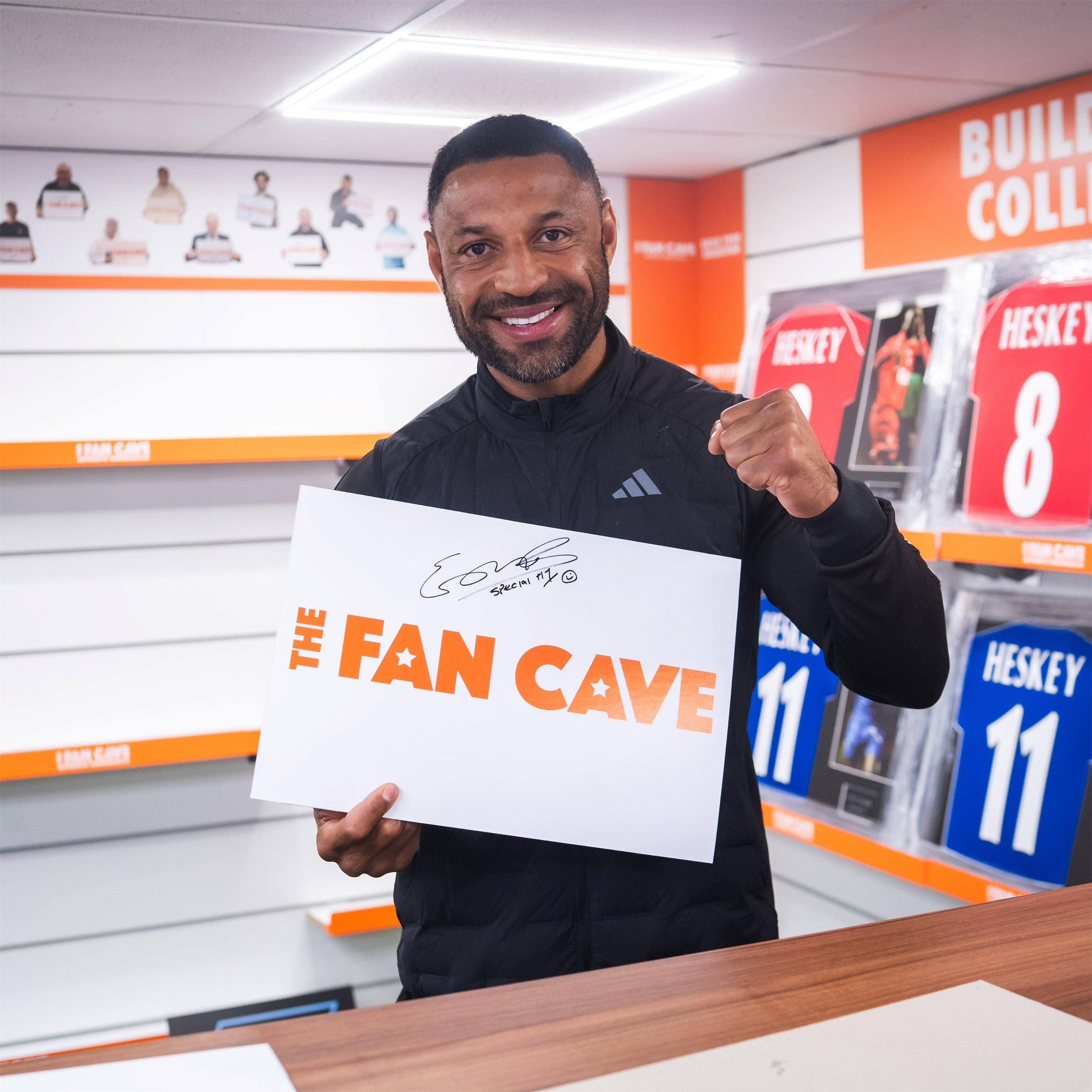 Red - The Fan Cave - Kell Brook Signed 16x12 Image Deluxe Mount Frame - - 2