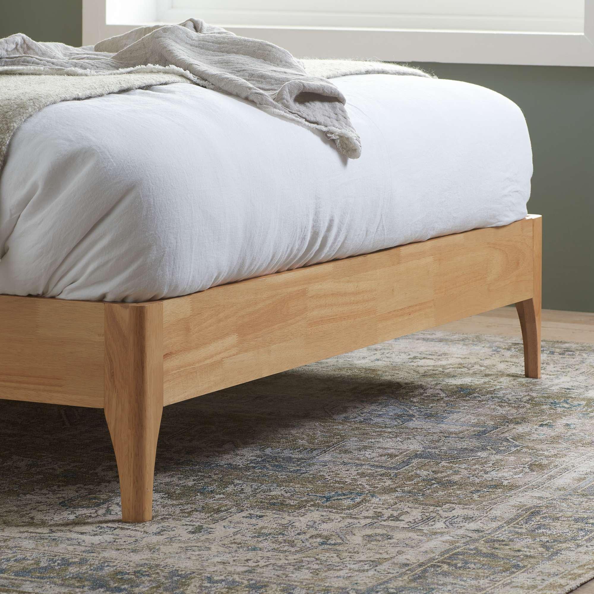 White - Birlea - Halfden King Bed - 4