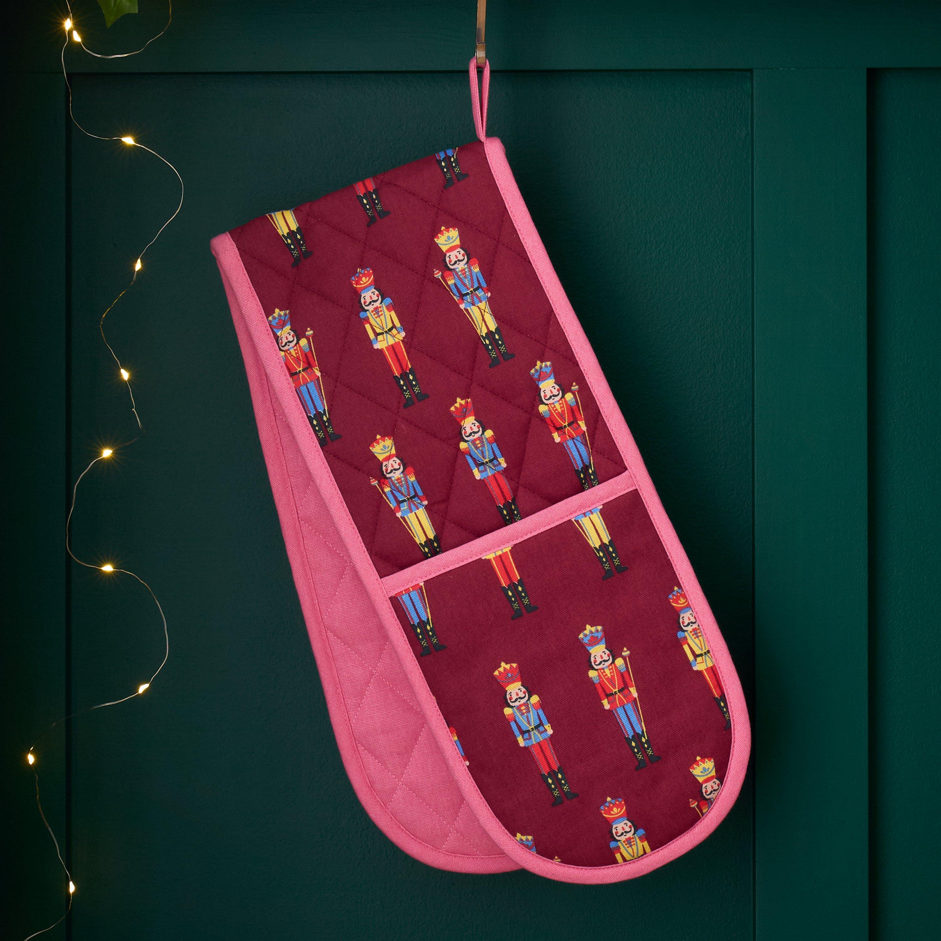 Plum - Catherine Lansfield - Christmas Nutcracker Kitchen Double Oven Glove - 1