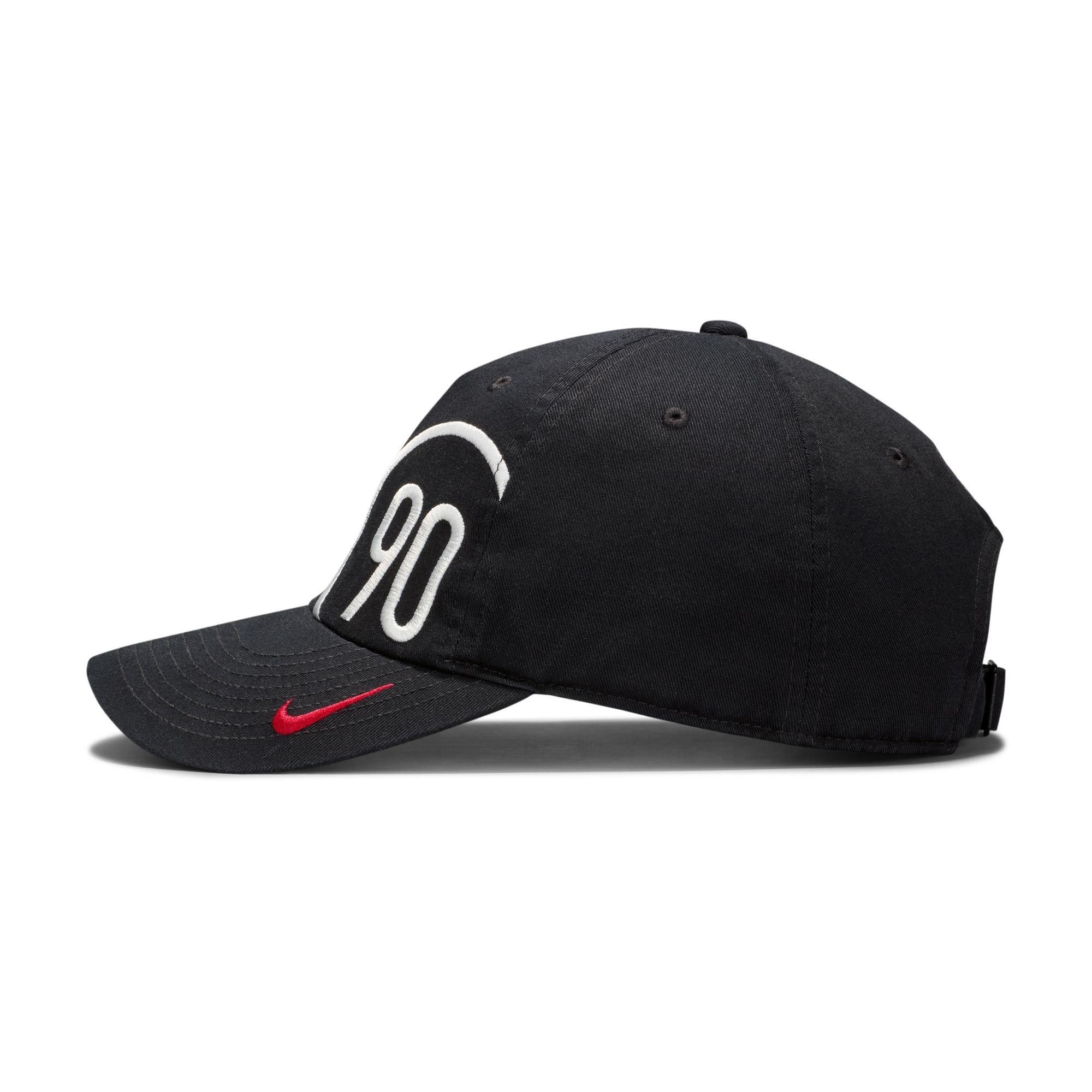 Black/Sail
