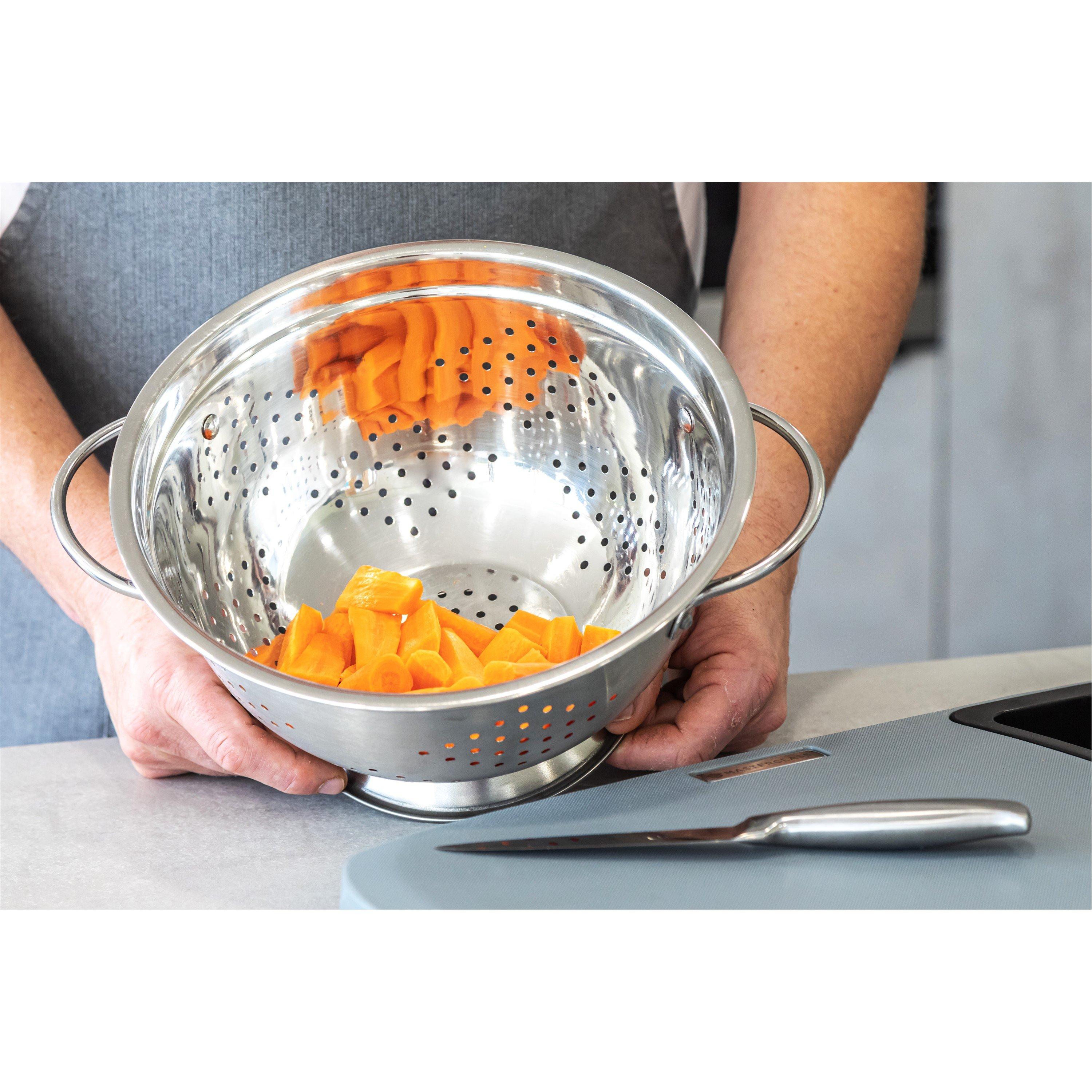 Silver - MasterClass - MasterClass Deluxe 25.5cm Two Handled Colander - 3