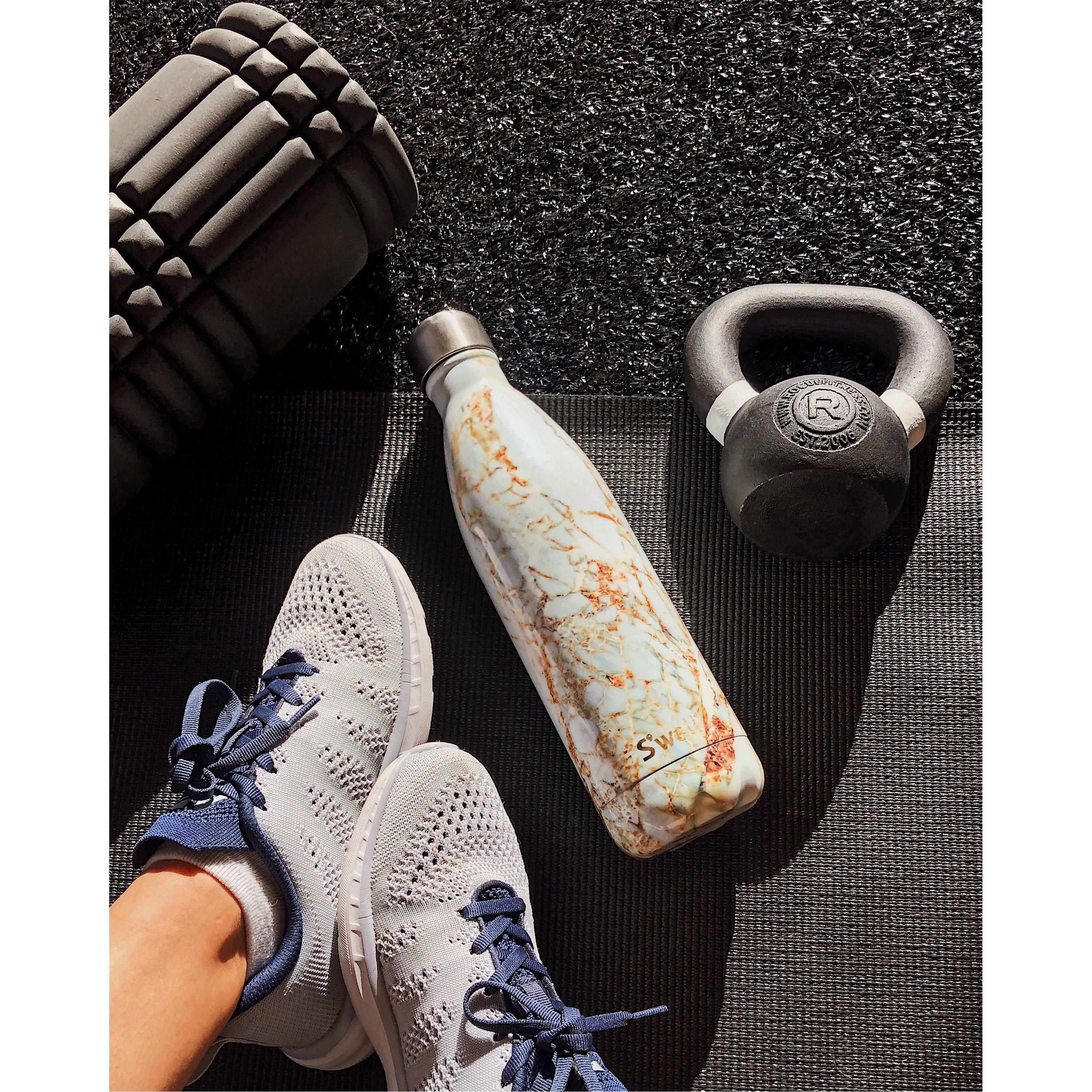 Gold - Swell - Swell Calacatta Gold Bottle 750ml - 3