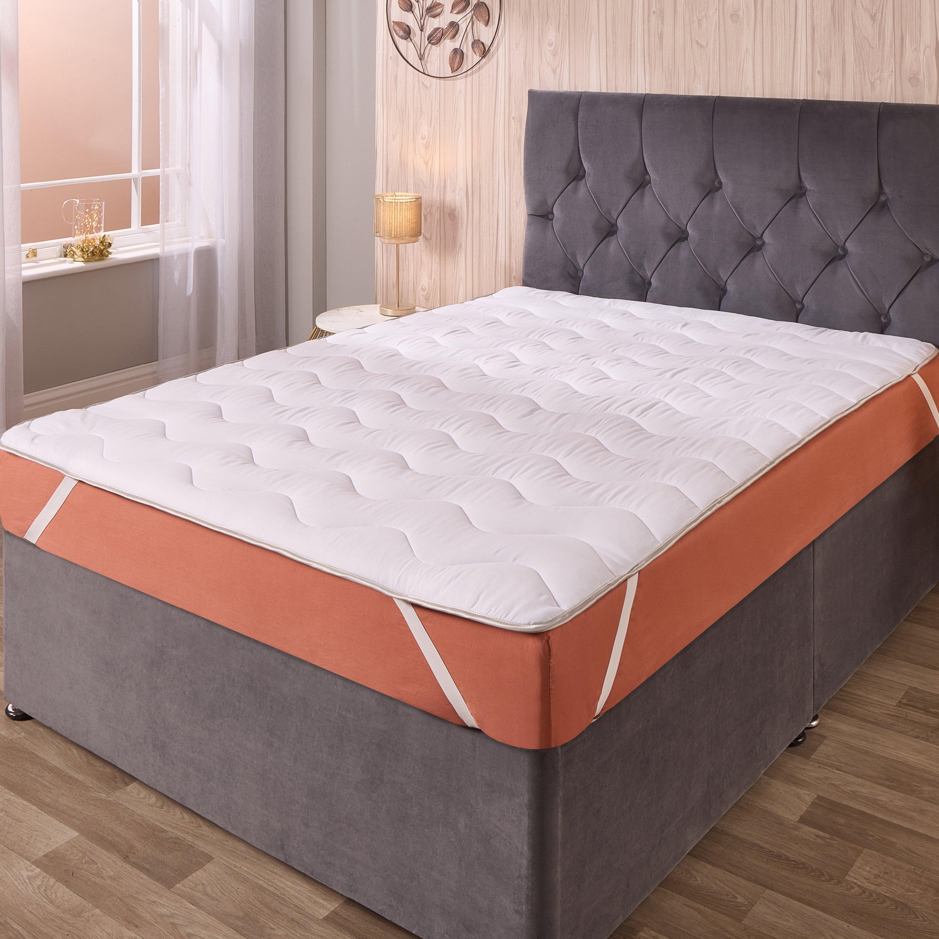 White - Downland - Self Heating Mattress Topper - 2