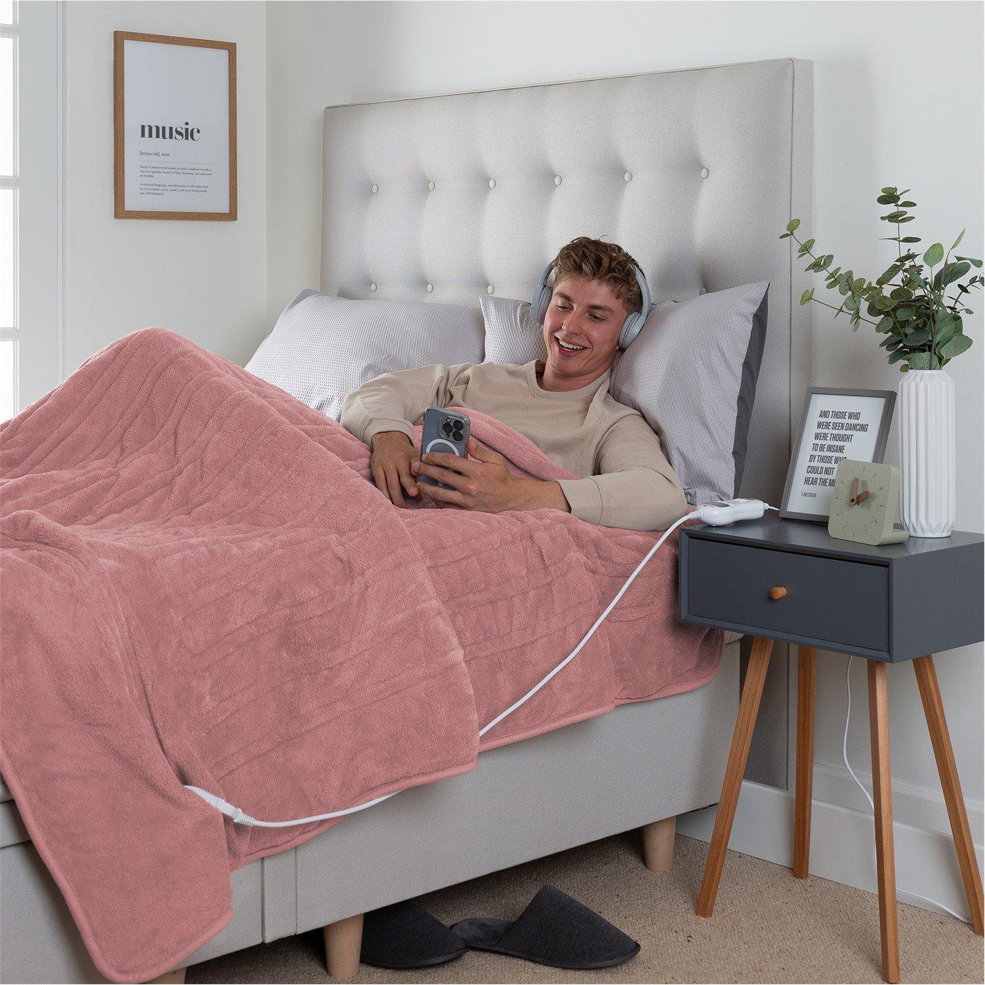Pink - Slumberdown - Comfy Hugs Heated Throw - 1