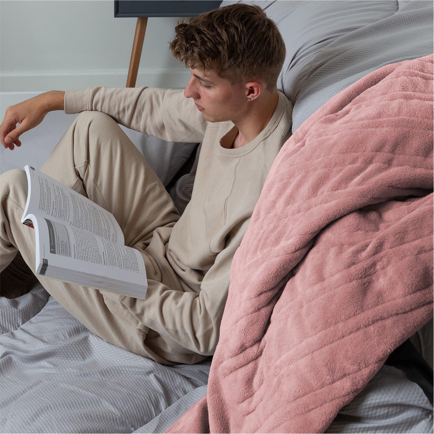 Pink - Slumberdown - Comfy Hugs Heated Throw - 4