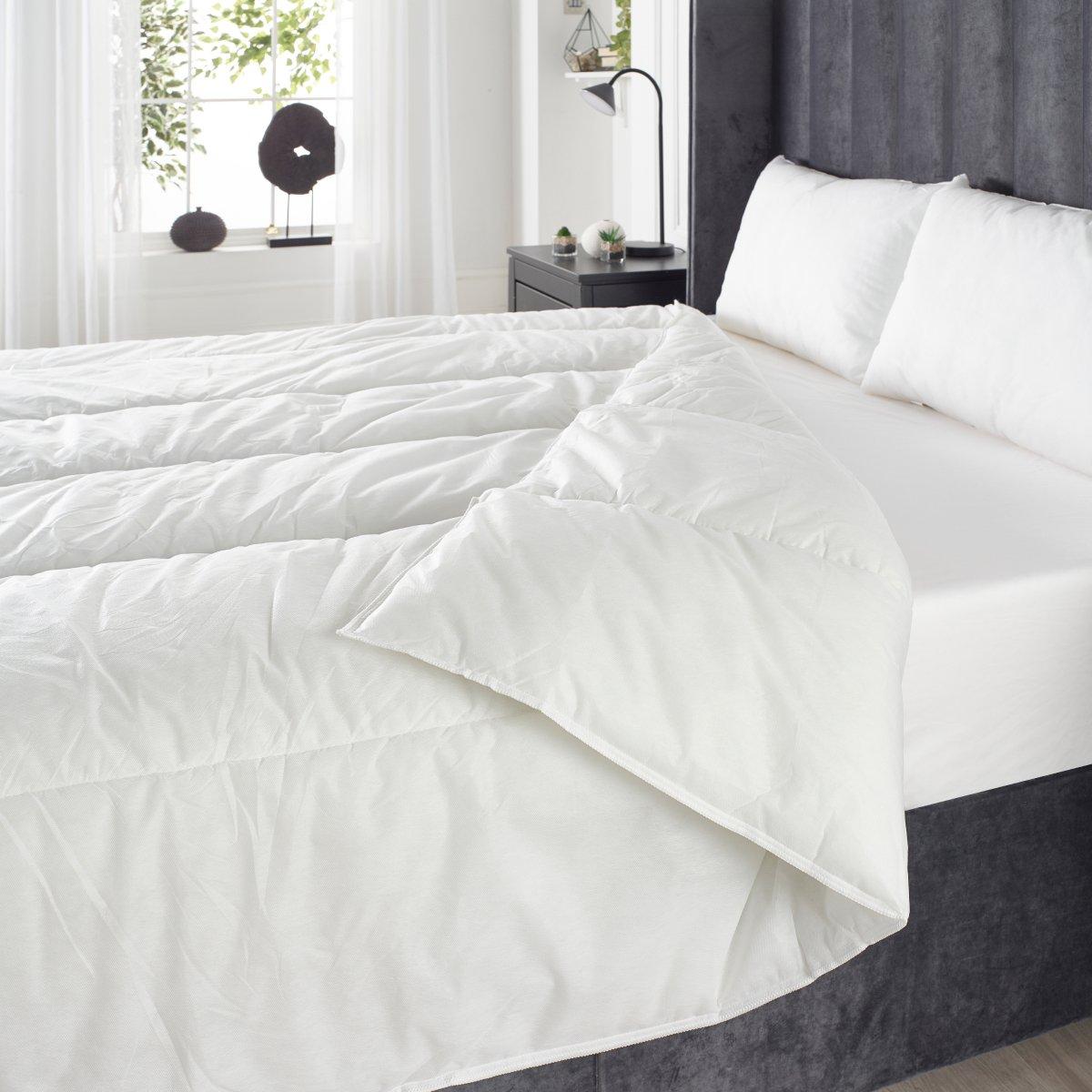 White - Downland - Downland Everyday Essential 13.5 tog Duvet - 4