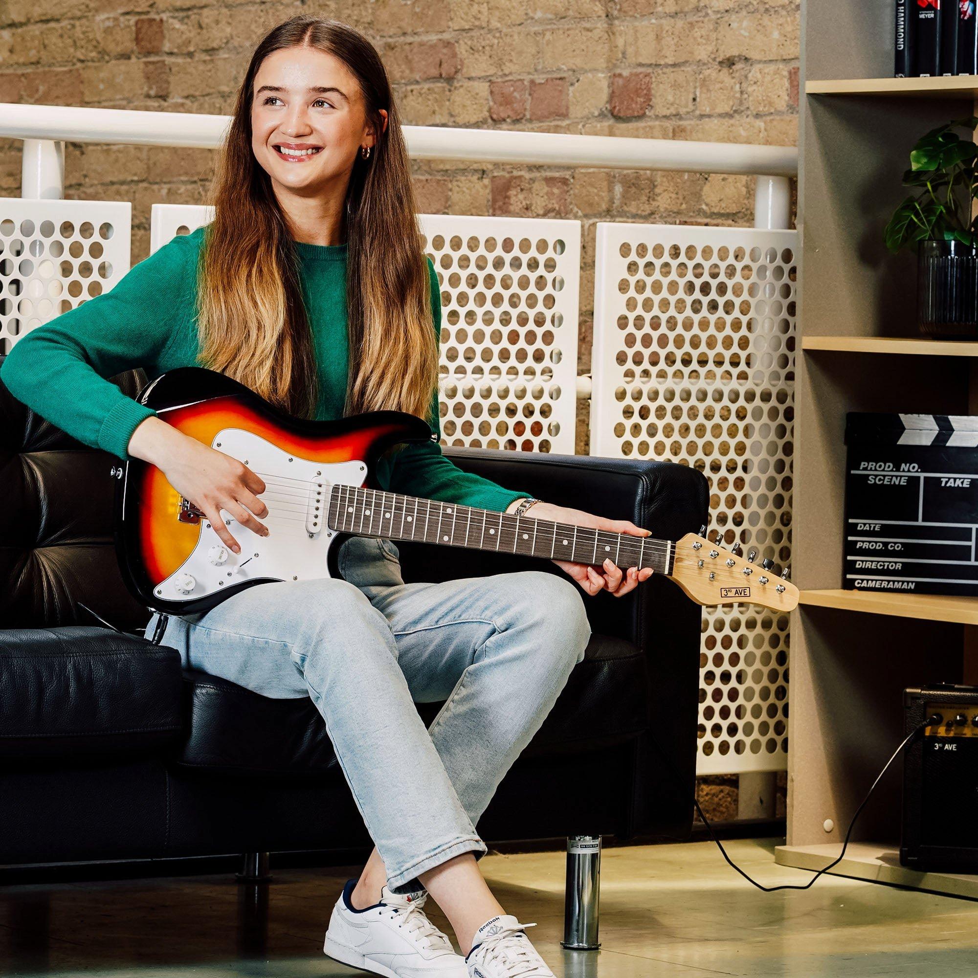 Sunburst - 3rd Avenue - three quarter Size Electric Guitar Pack with Amp - 5