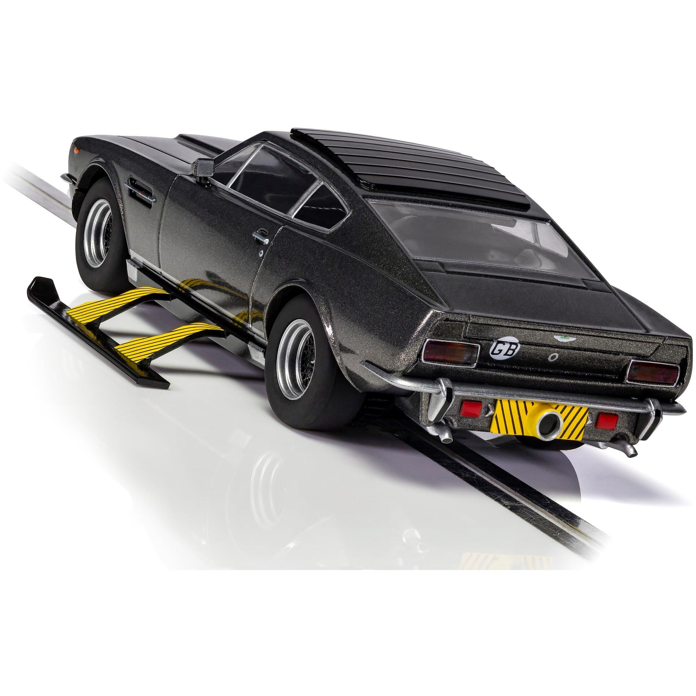 Merchandise - Scalextric - James Bond Aston Martin V8 - 5