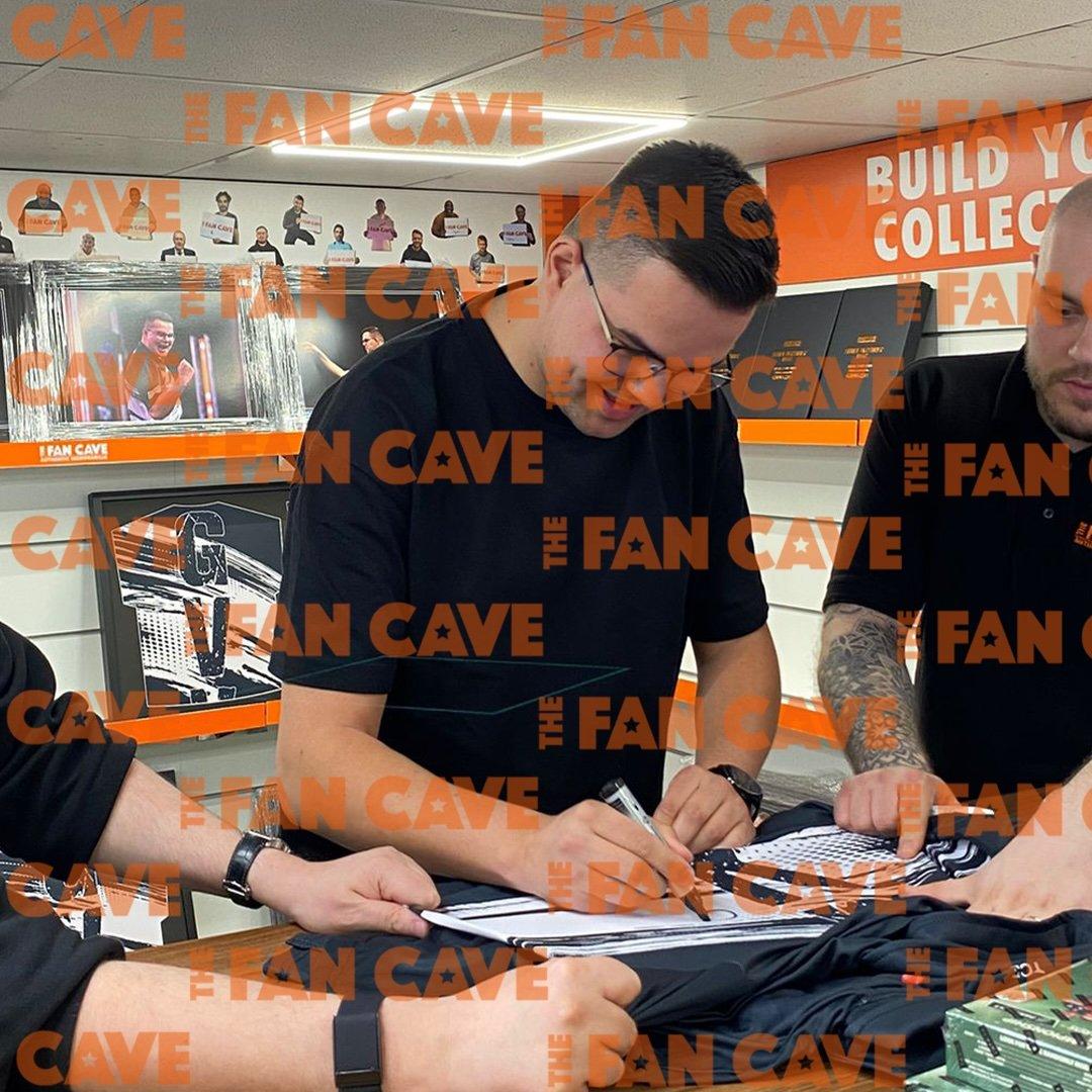 Black - The Fan Cave - Gian van Veen Signed Shirt Premium Frame - 2