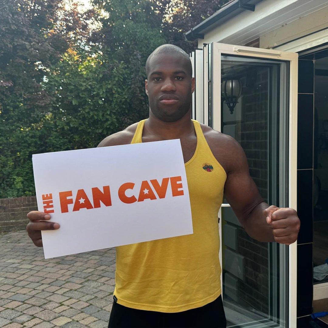 White - The Fan Cave - Daniel Dubois v Fabio Wardley Signed White Glove F - 3