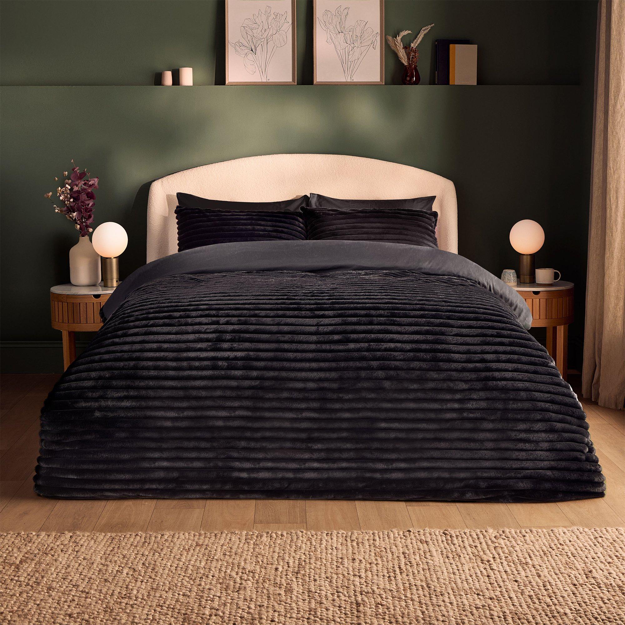 Silentnight Ribbed Faux Fur Duvet Cover Set - Image 4
