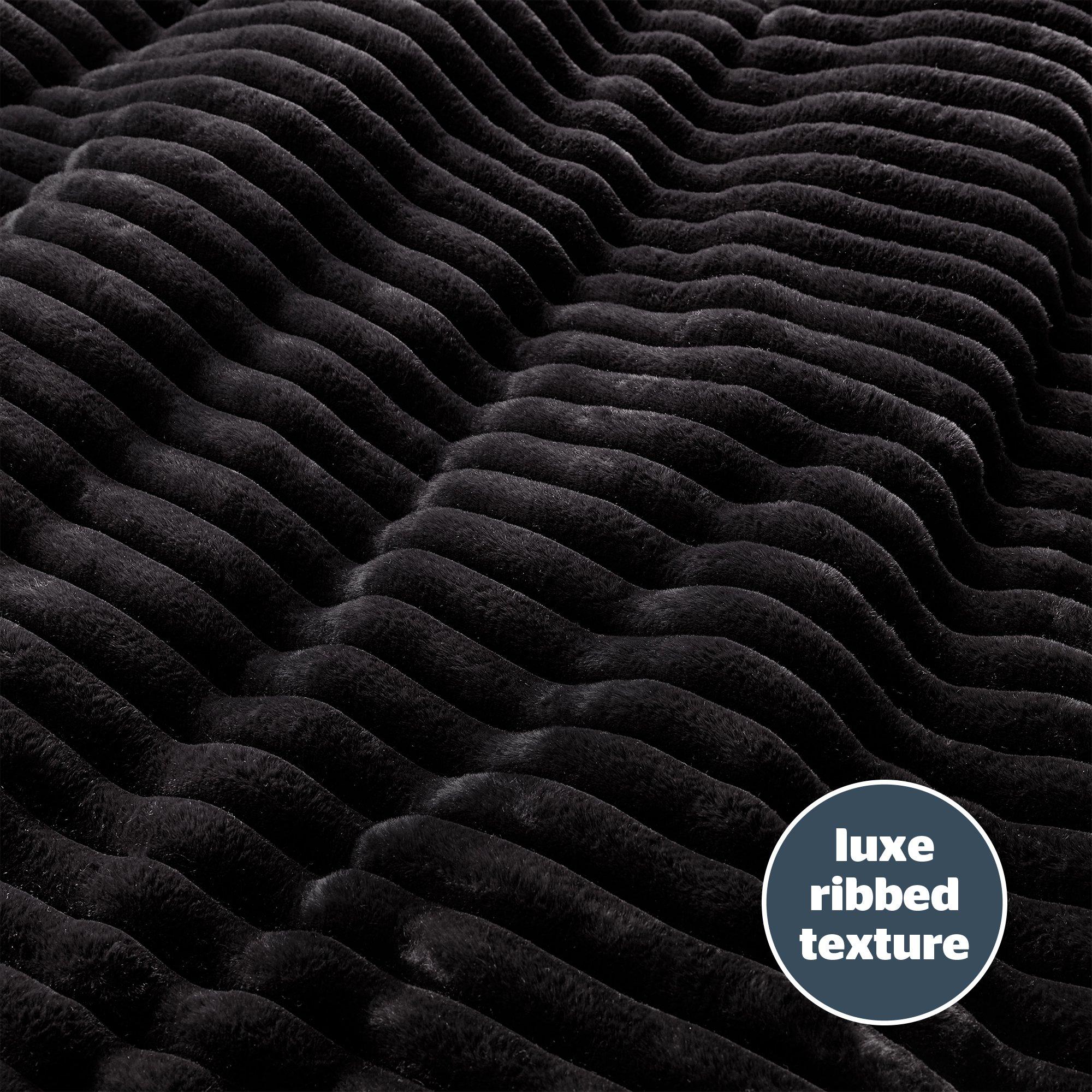 Black - Silentnight - Ribbed Faux Fur Duvet Set - 4