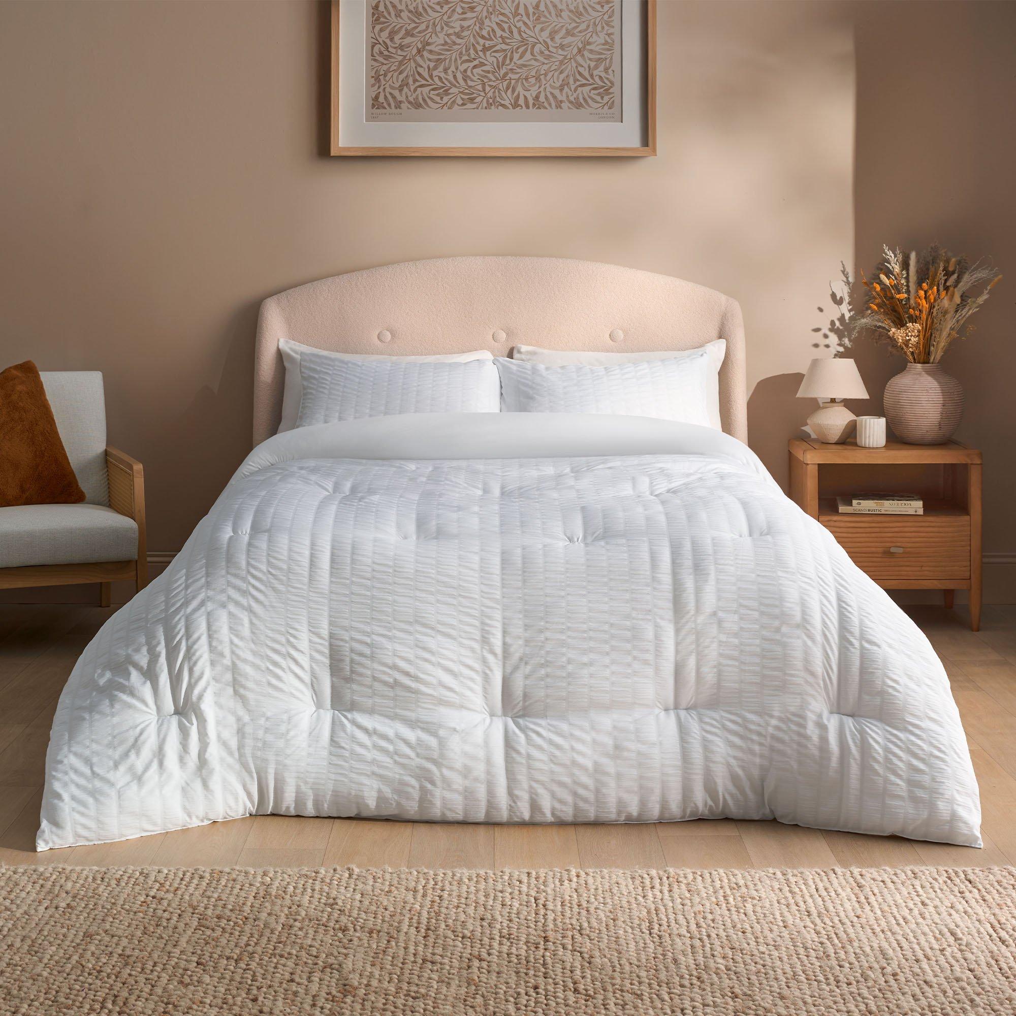 White - Silentnight - Coverless Duvet Seersucker 10.5 Tog - 1