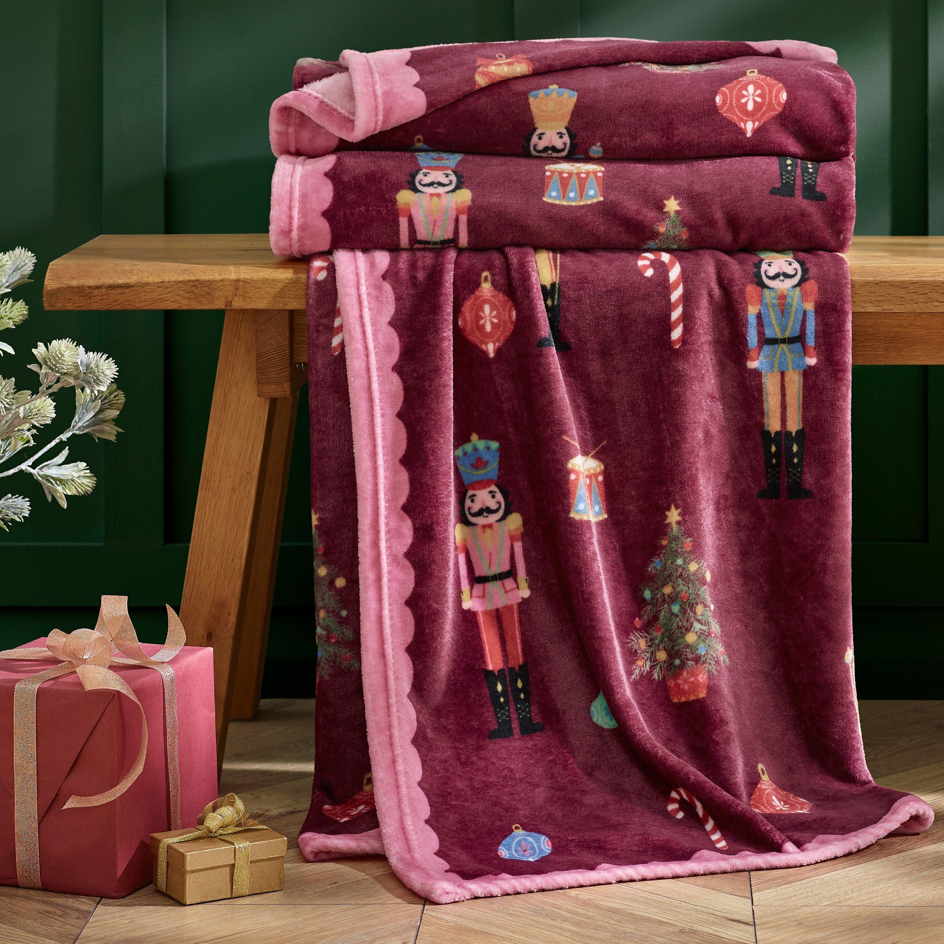 Plum - Catherine Lansfield - Christmas Nutcracker Fleece Cosy Blanket Throw - 1