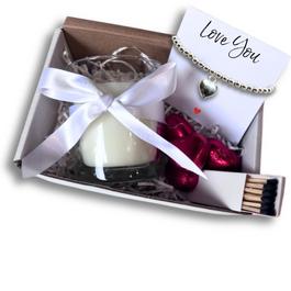Aye Do Love You Gift Hamper-Heart Bracelet Chocs Candle