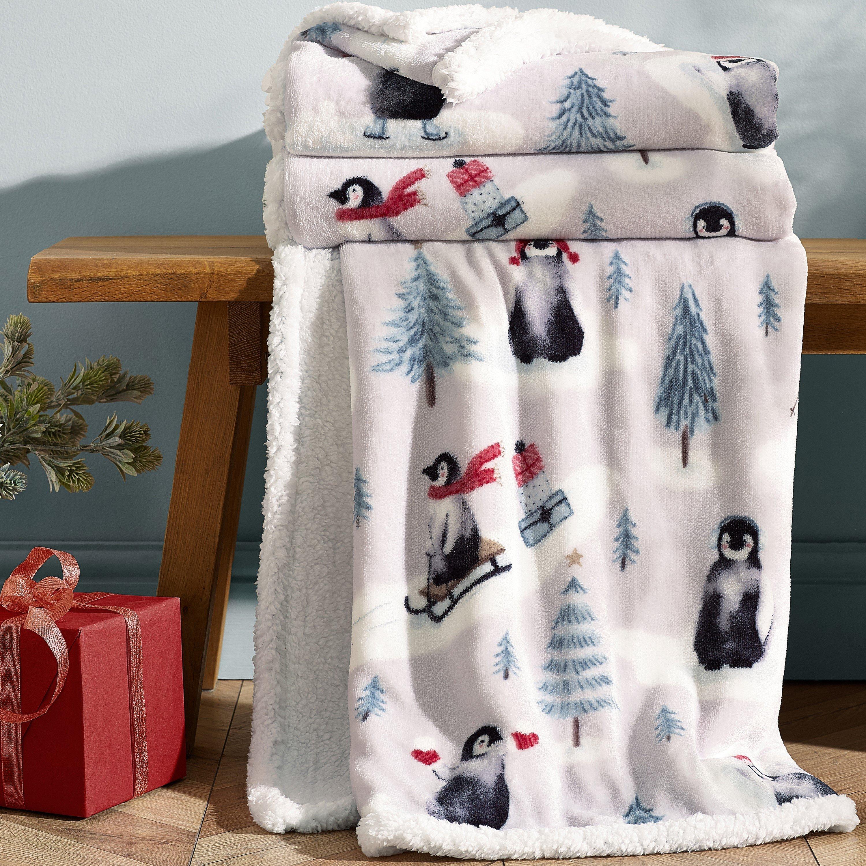 Natural - Catherine Lansfield - Christmas Sherpa Penguins Cosy Blanket Throw - 1