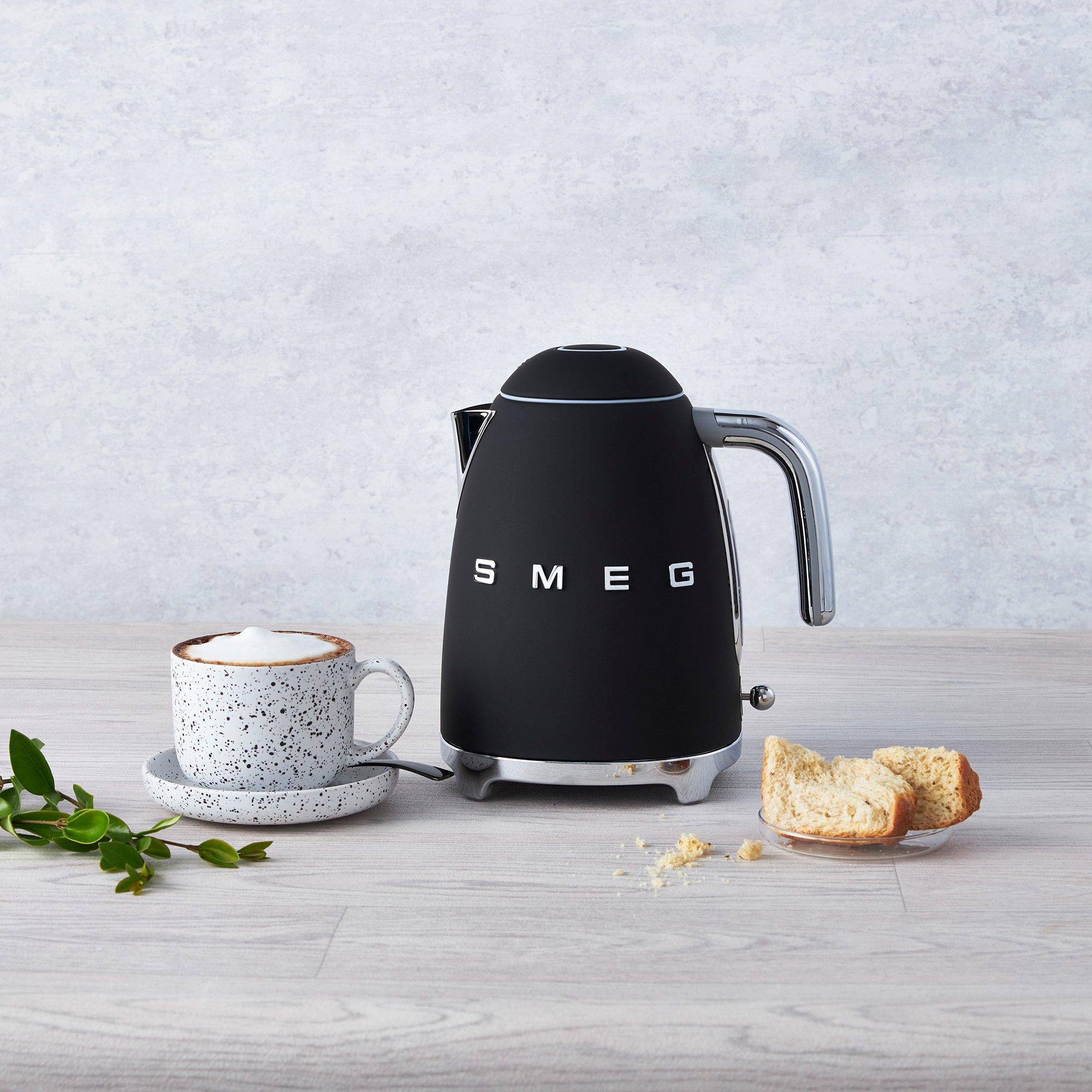 Black - Smeg - Smeg Retro Style 1.7 Litre Kettle Matte Black - 6