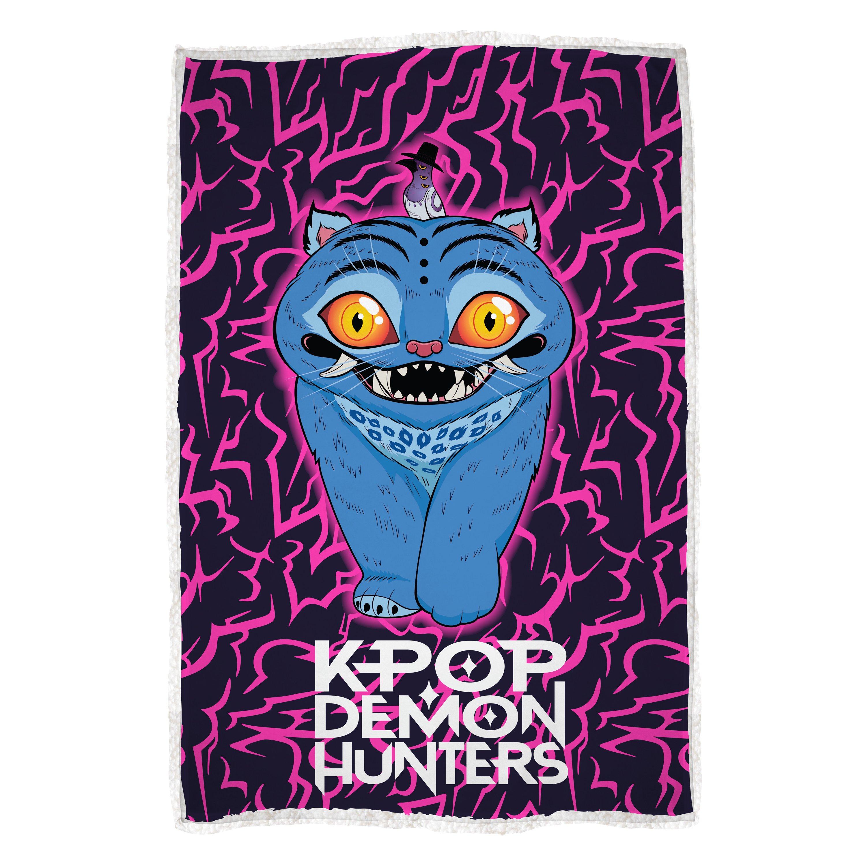 Pink - K Pop Demon Hunters - Kpop Demon Hunters Pink Sherpa Back Fleece Blanket - 1