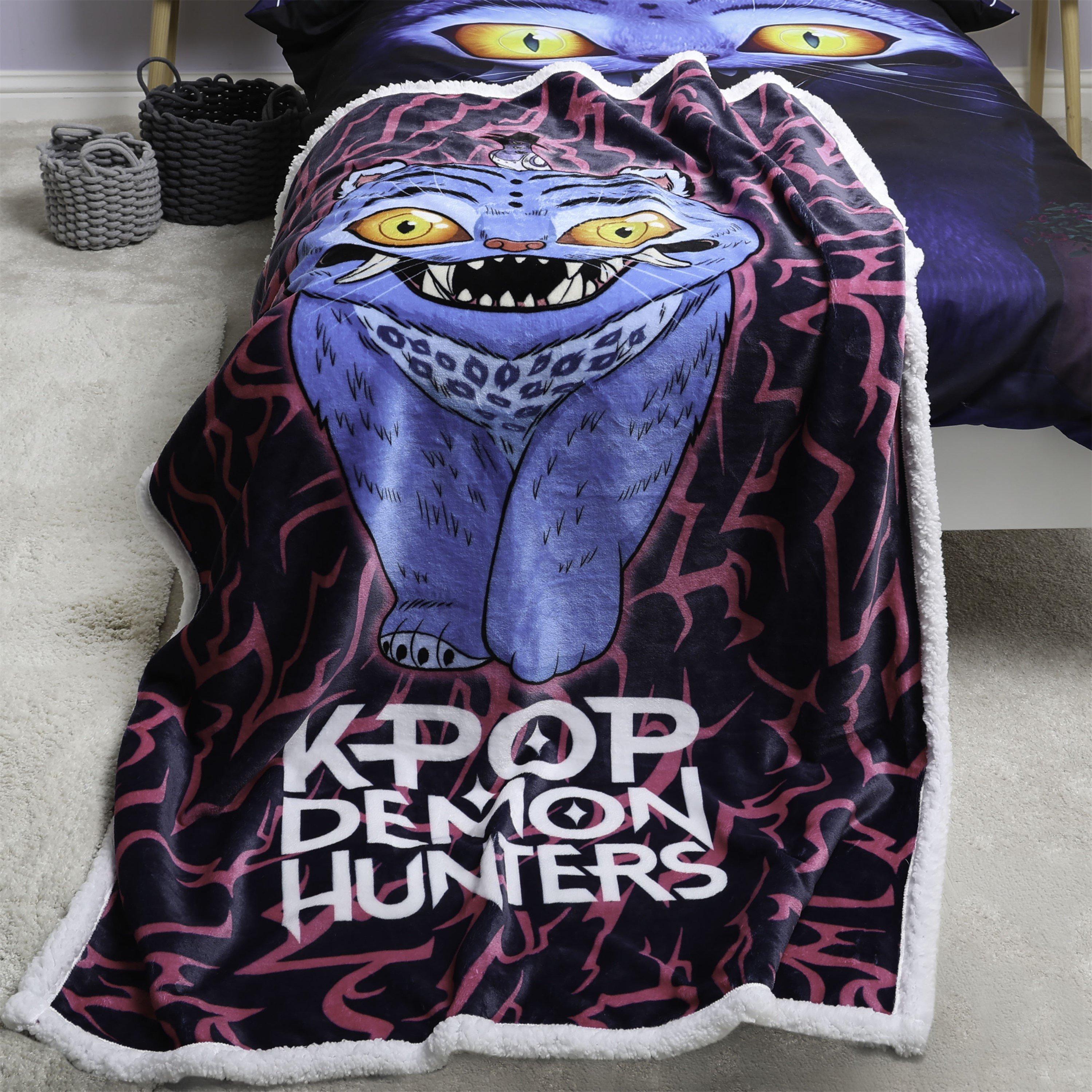 Pink - K Pop Demon Hunters - Kpop Demon Hunters Pink Sherpa Back Fleece Blanket - 11