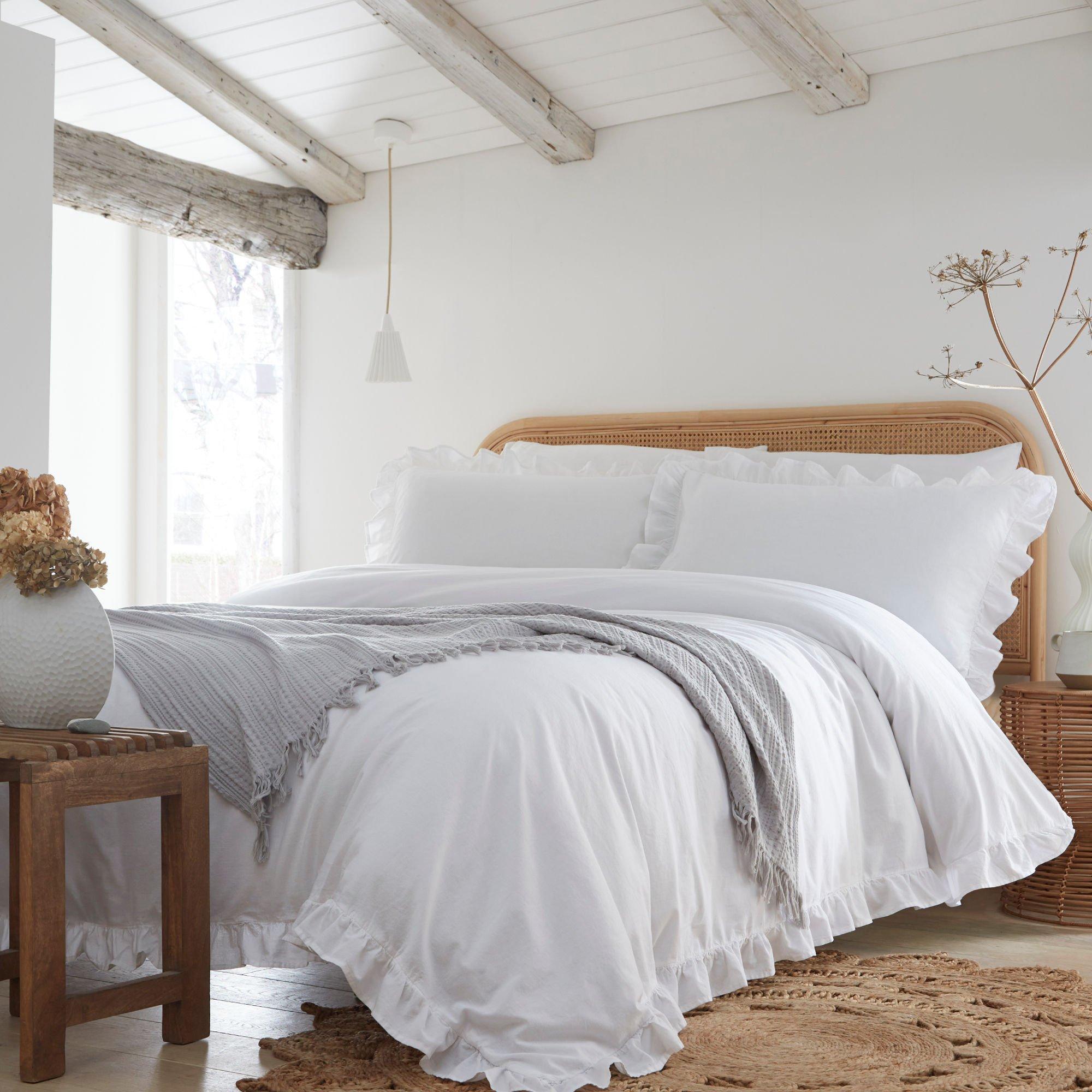 Appletree Loft  Cassia Frill Cotton Duvet Cover Set - White - Super King