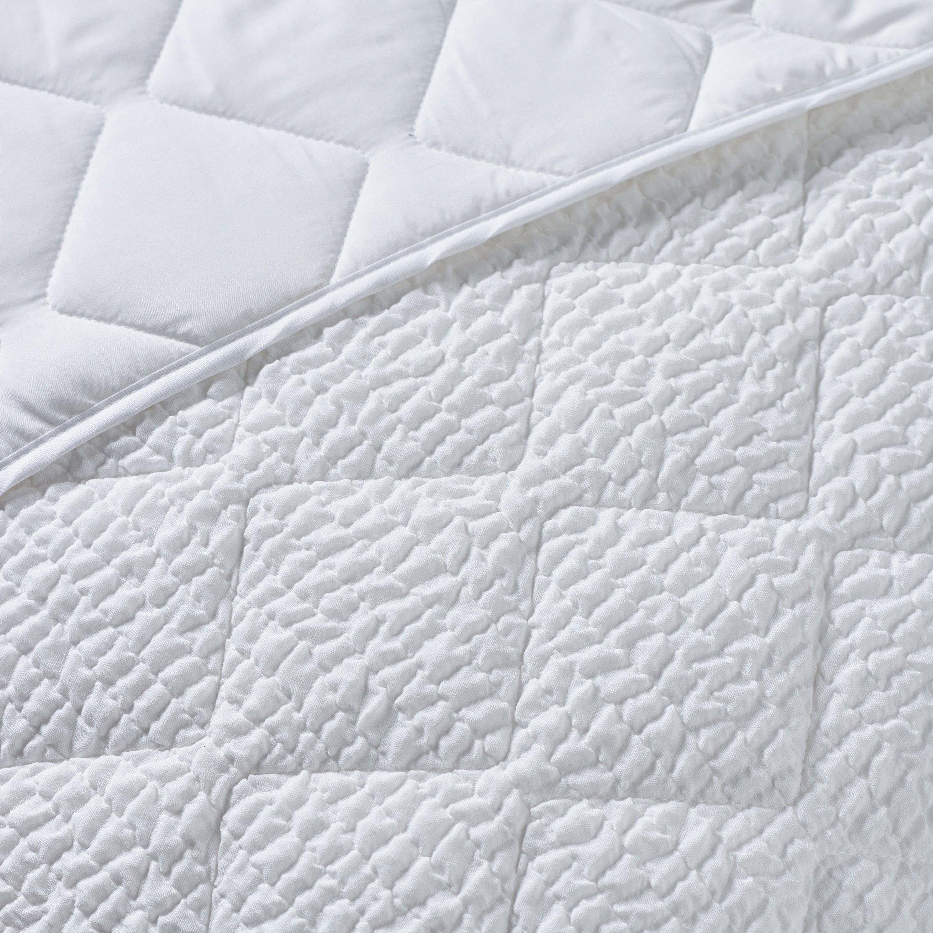 White - Catherine Lansfield - Crinkle Seersucker Texture Bedspread - 2