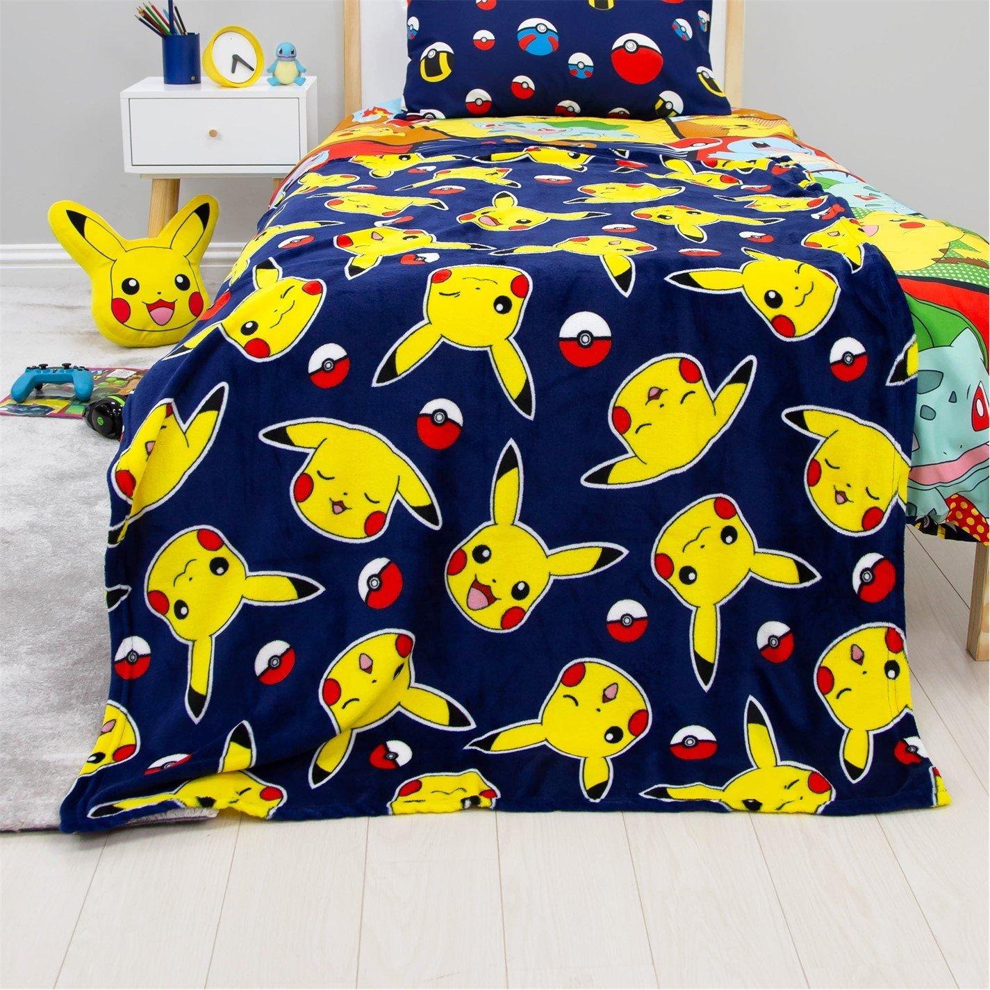 Pokemon  Kids Pikachu Retro Fleece Blanket - 