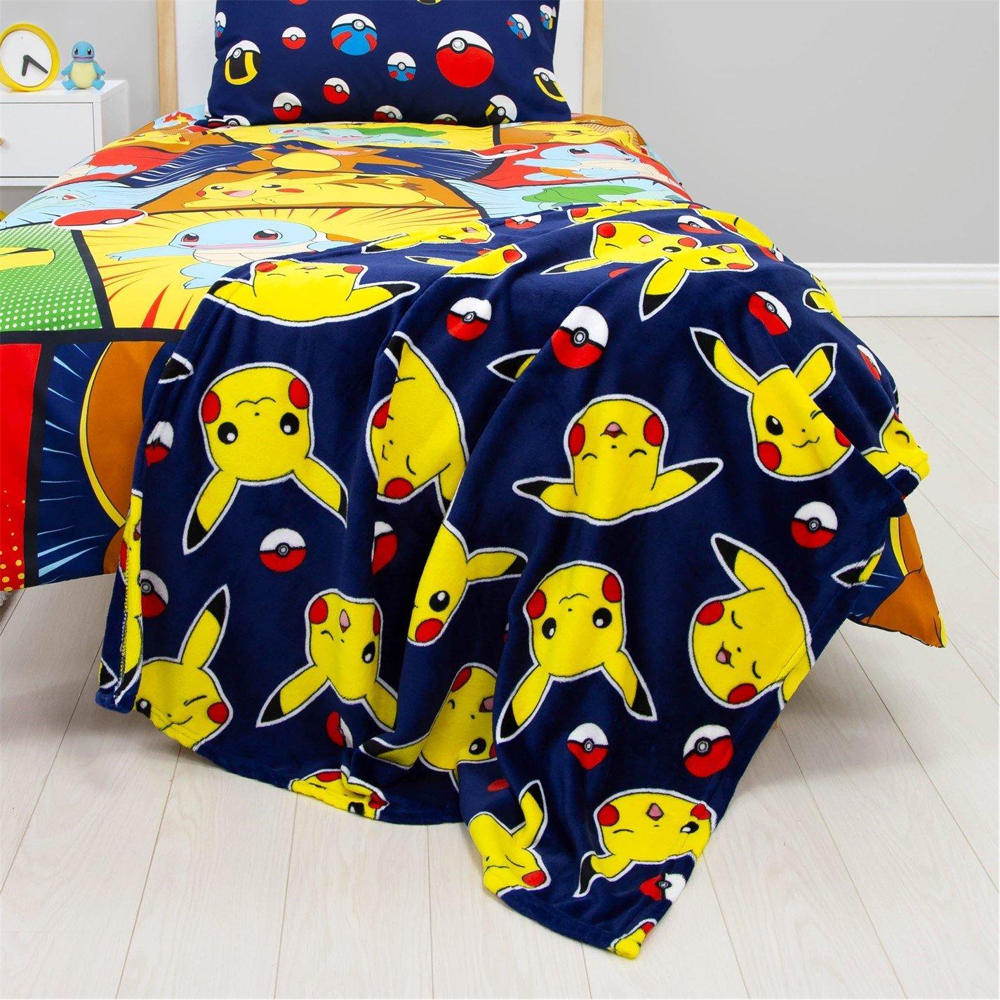 Pokemon Pokemon Pikachu Retro Fleece Blanket | Sports Direct
