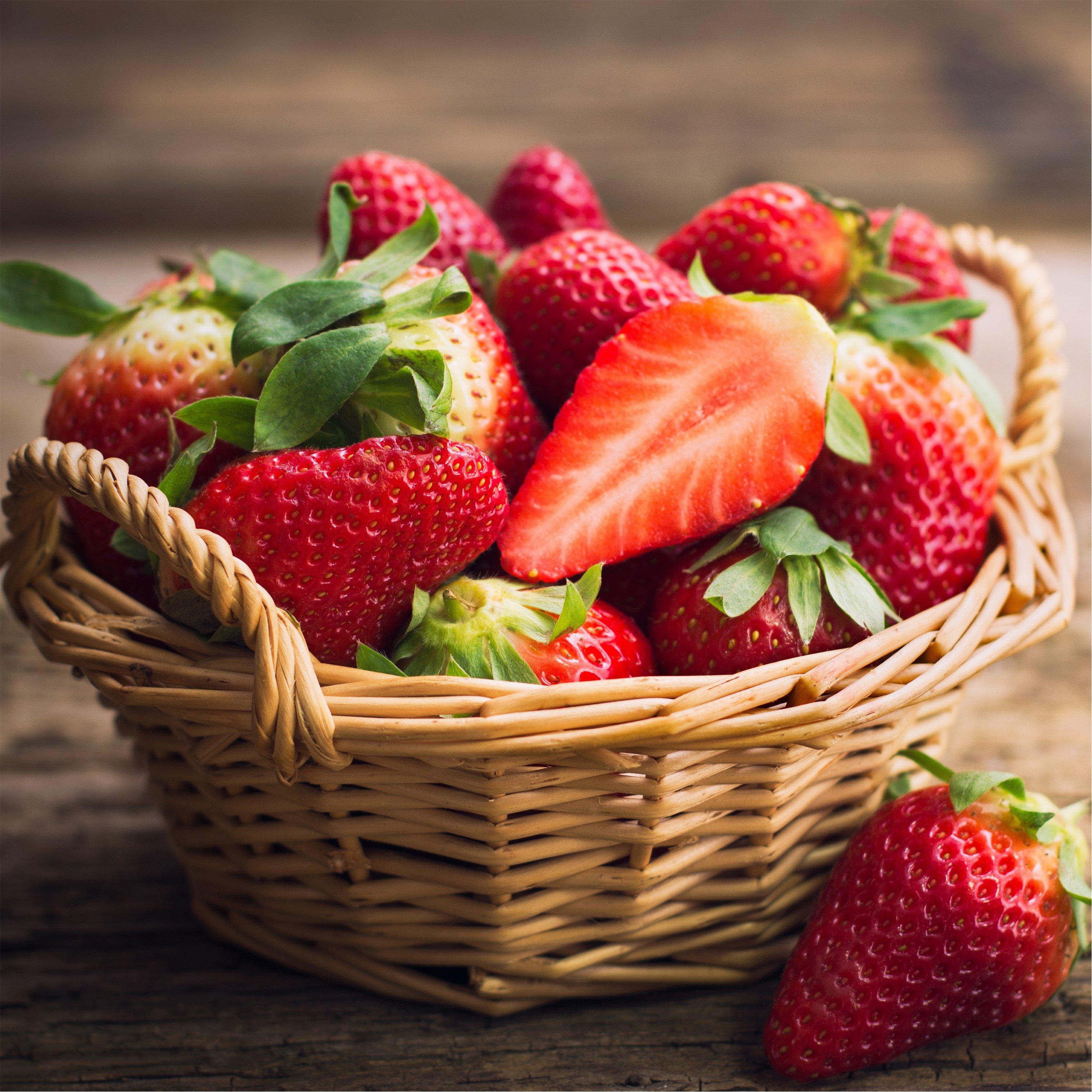 Multi - YouGarden - Pair of Pre-planted Strawberry Hanging Baskets - 2