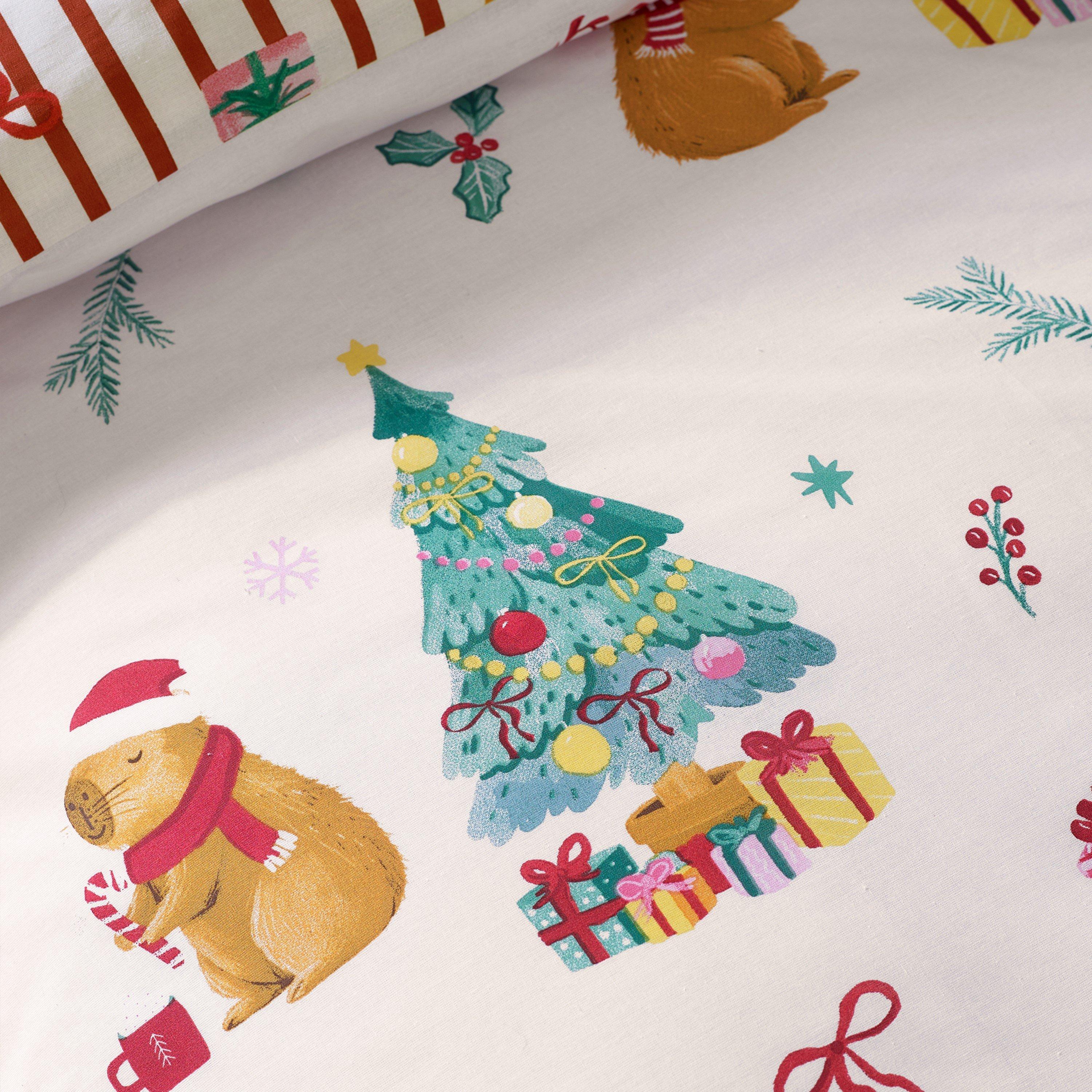 Cream - Catherine Lansfield - Capybara Christmas Reversible Duvet Cover Set - 4