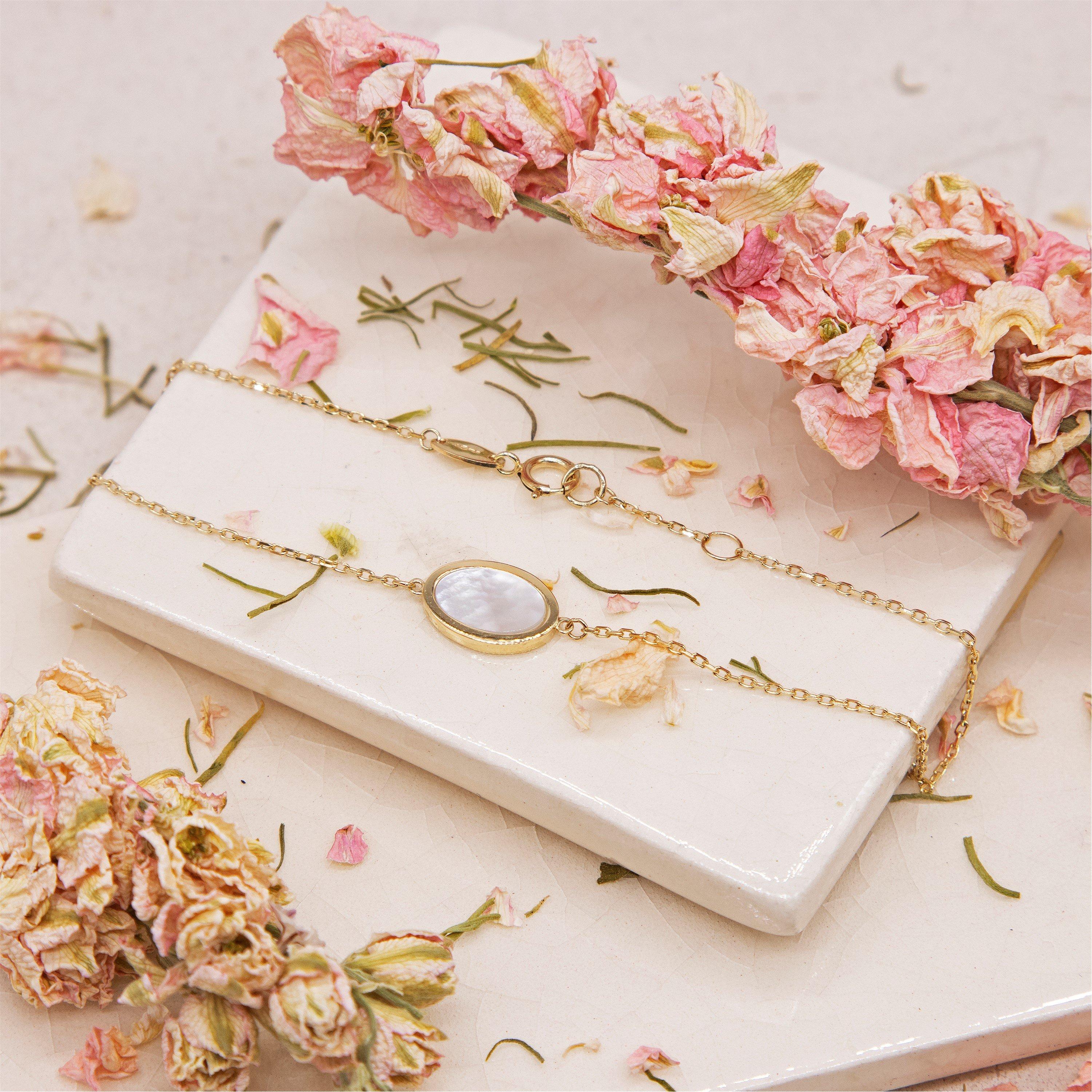 Yellow Gold - Be You - 9ct Gold Oval Mother of Pearl Bracelet - 3