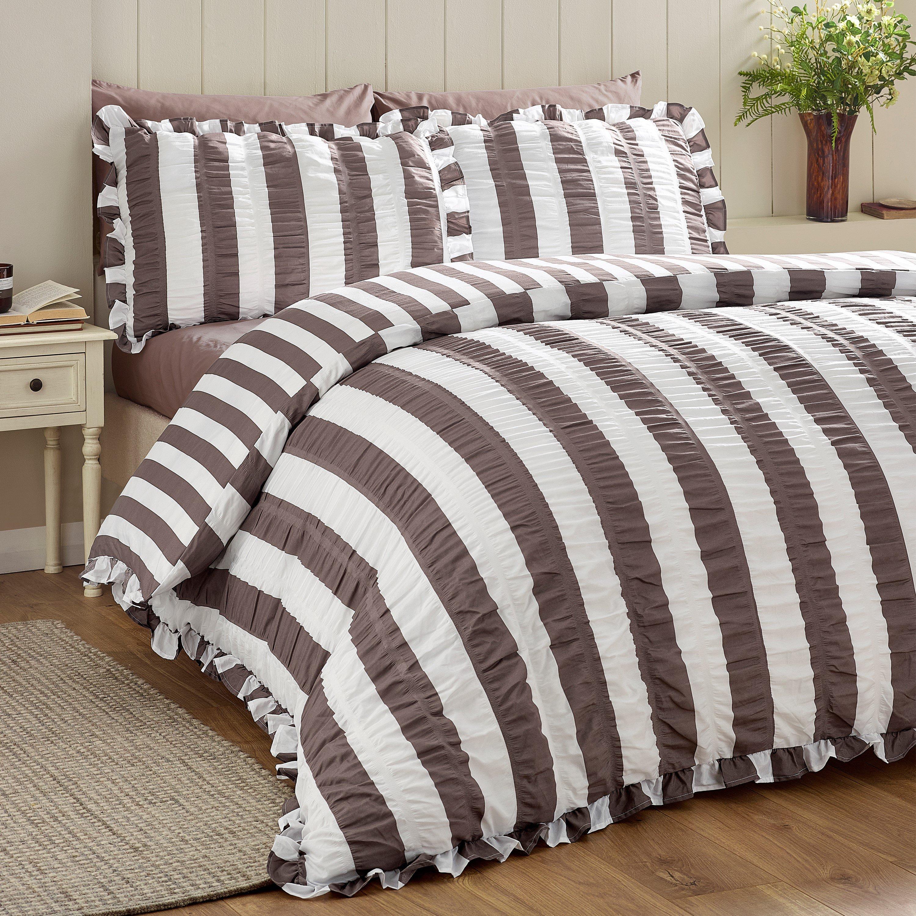 Chocolate - Catherine Lansfield - Seersucker Frill Stripe Duvet Cover Set - 1