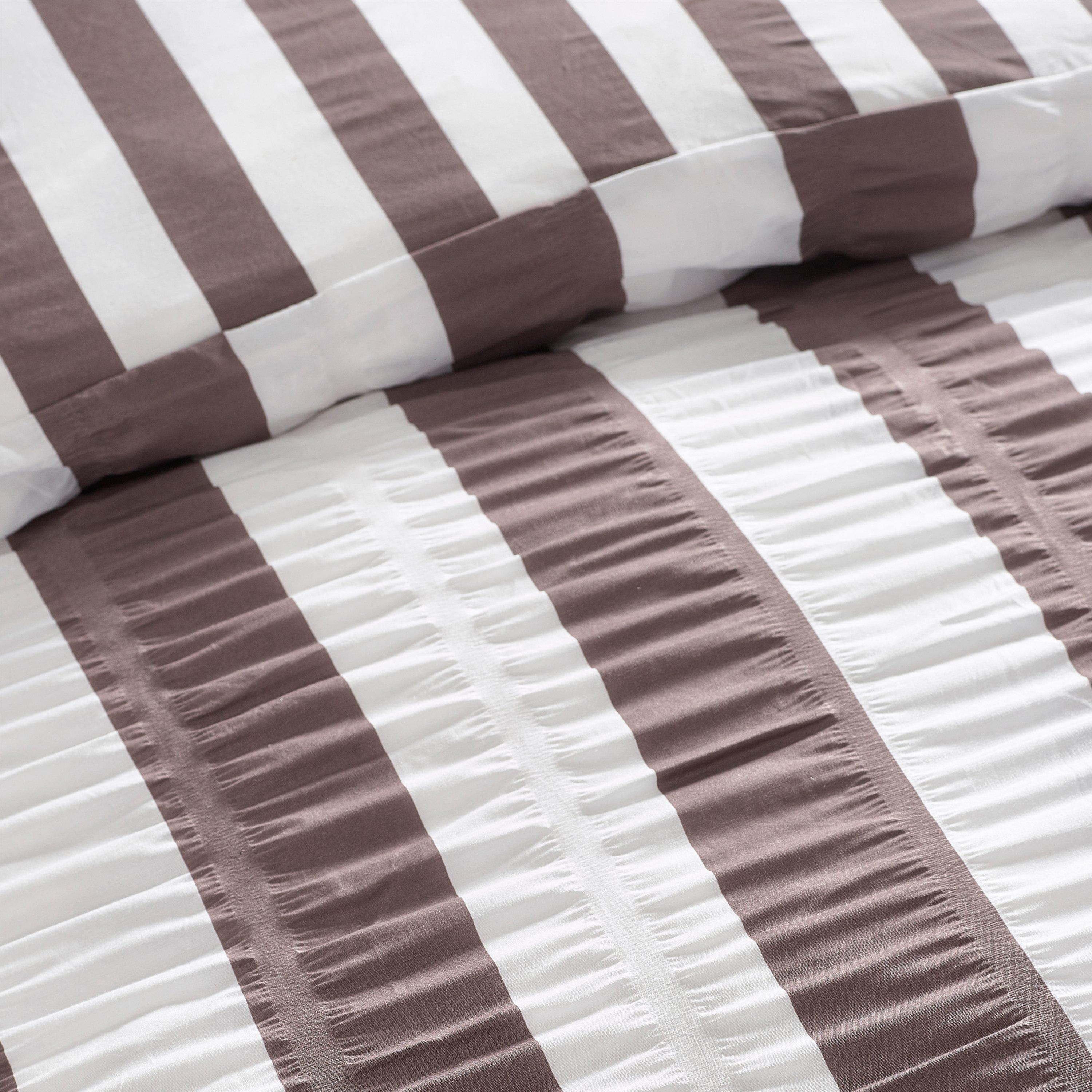 Chocolate - Catherine Lansfield - Seersucker Frill Stripe Duvet Cover Set - 3