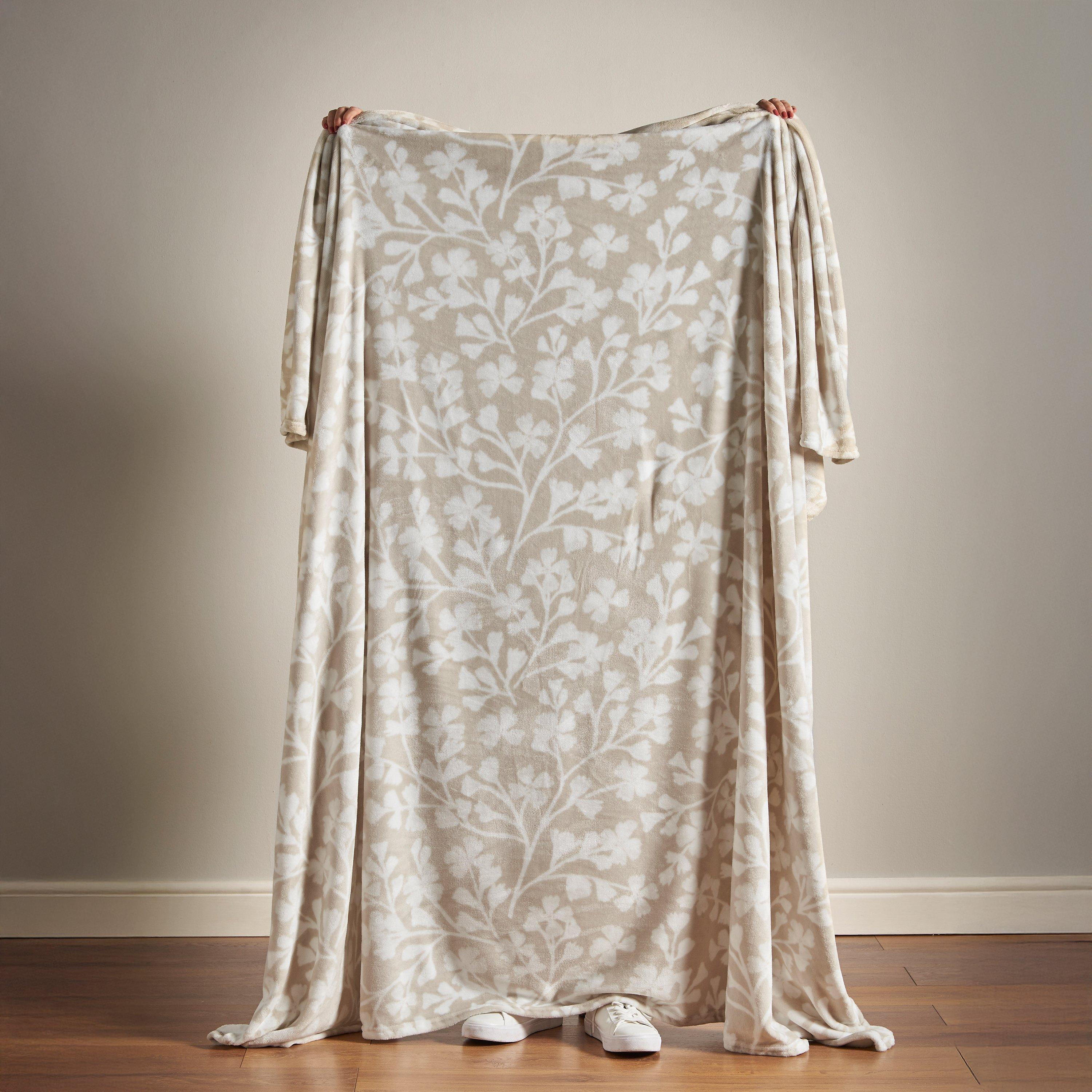Natural - Catherine Lansfield - Brooke Floral Cosy Fleece Blanket Throw - 3