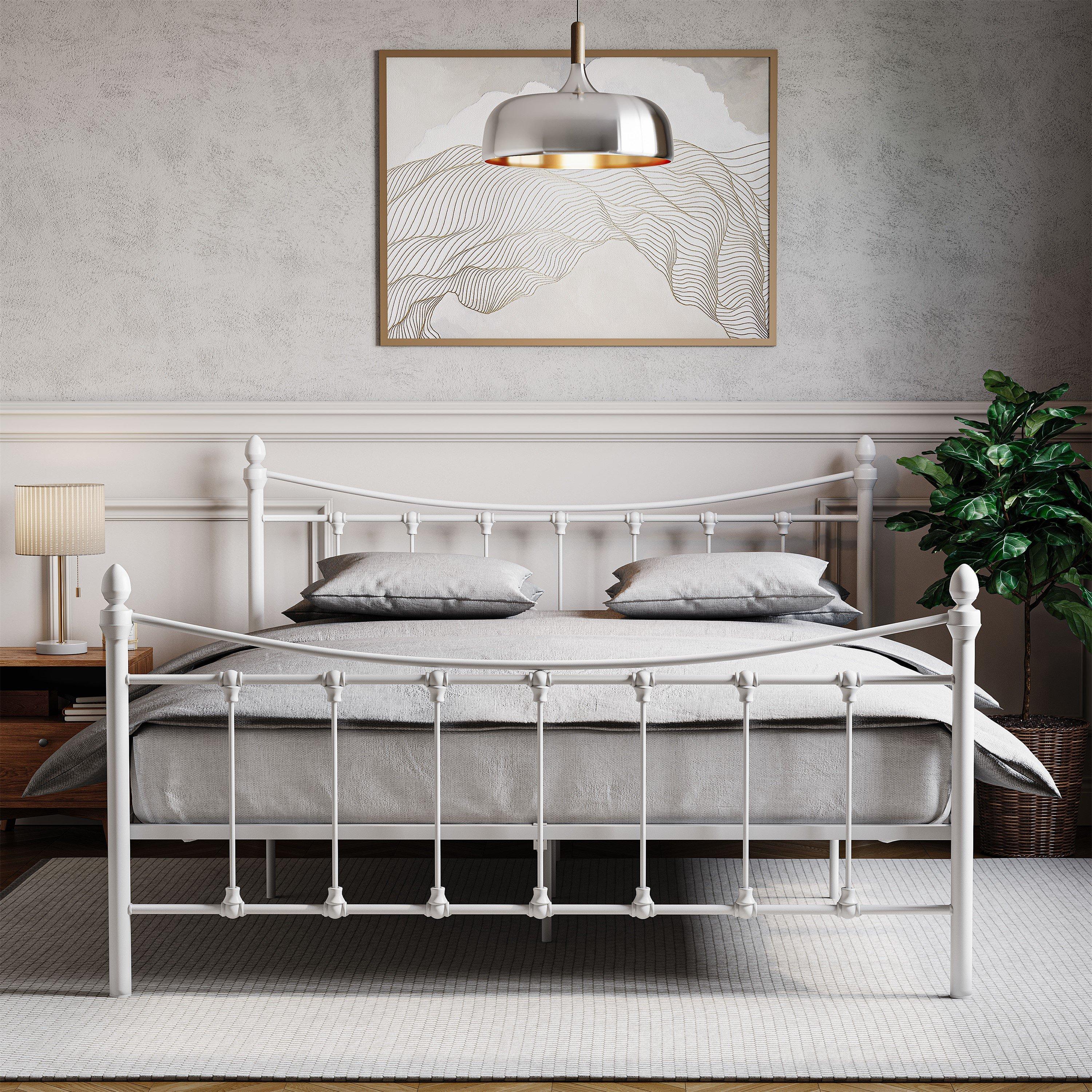 White - Lassic - Vida Designs Paris King Size Metal Bed - 3