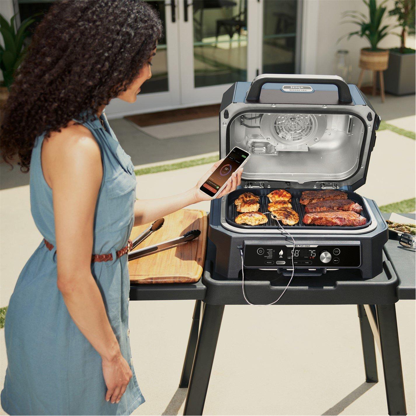Blue Lid / Blac - Ninja - Woodfire Pro Connect XL Electric BBQ - 4