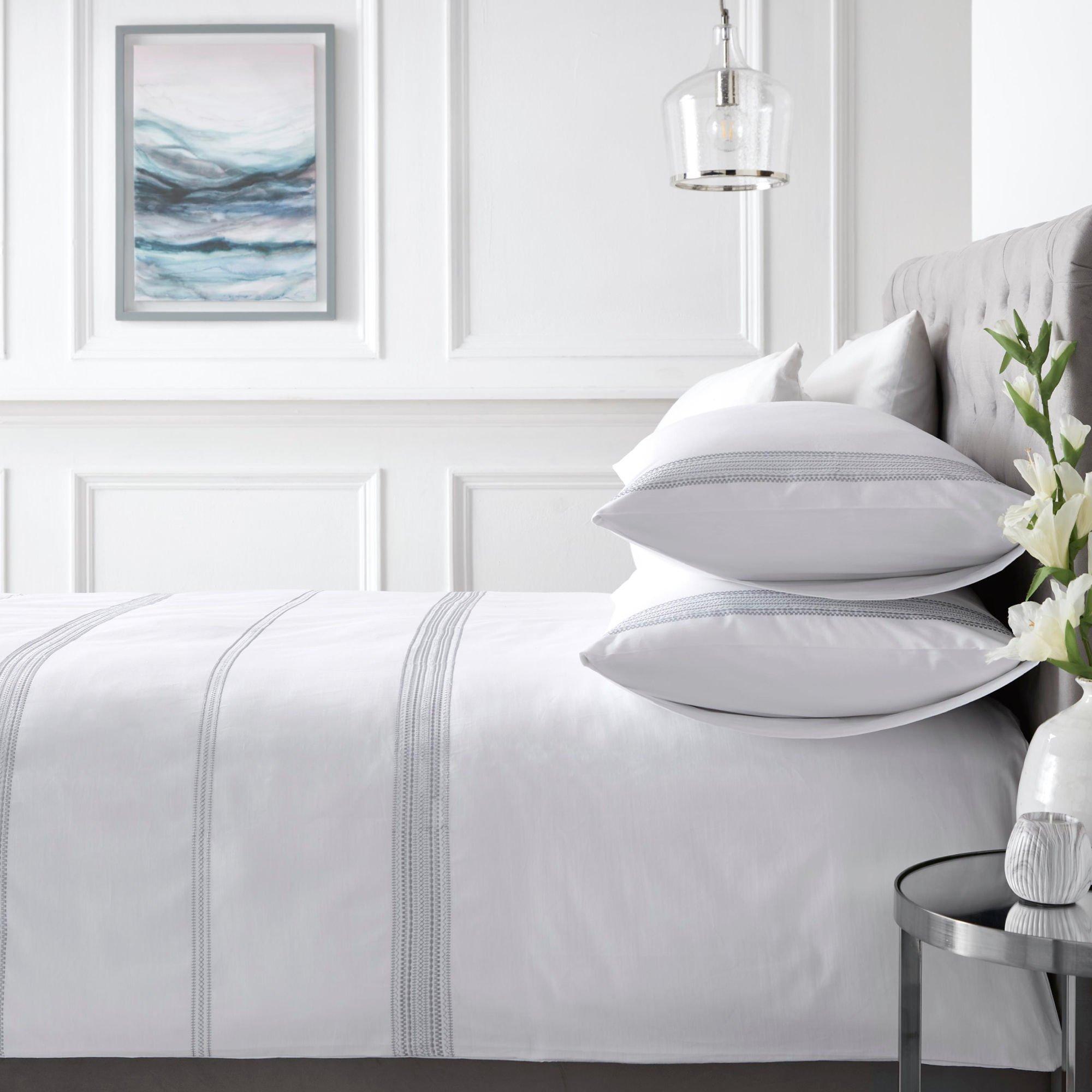 Appletree  Embroidered Band Embroidered Duvet Cover Set - White - King