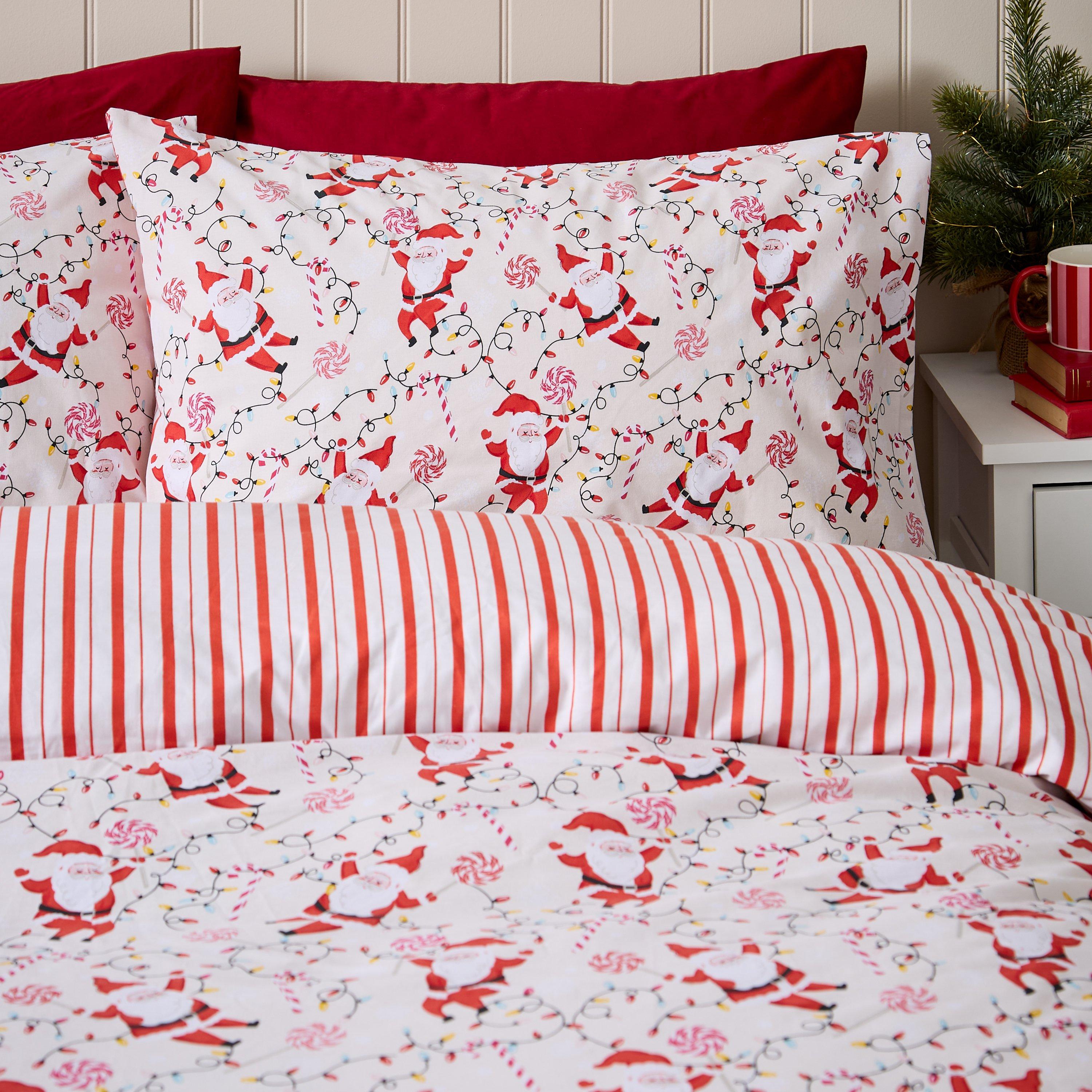 Red - Catherine Lansfield - Christmas Santas Reversible Duvet Cover Set Red - 3