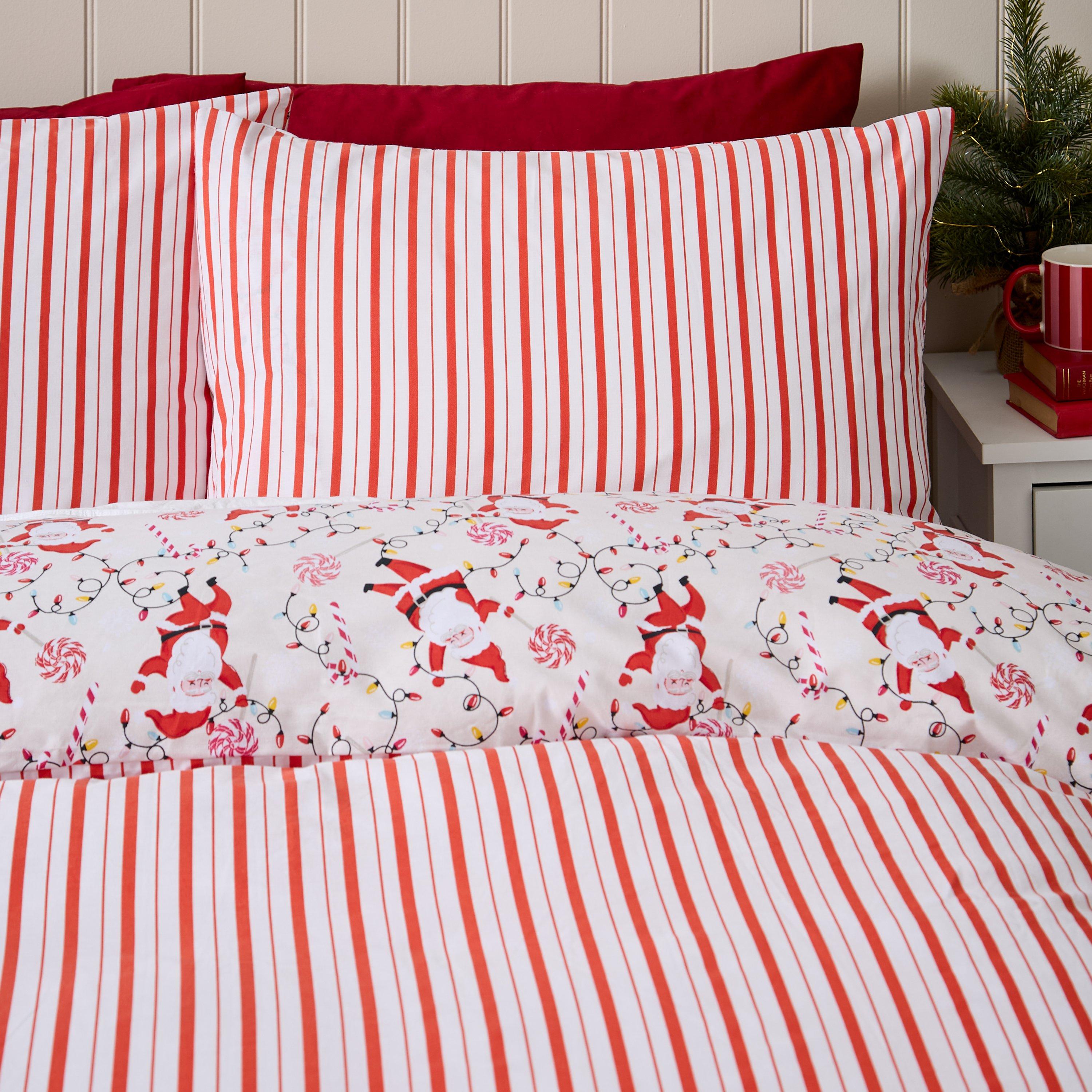 Red - Catherine Lansfield - Christmas Santas Reversible Duvet Cover Set Red - 4