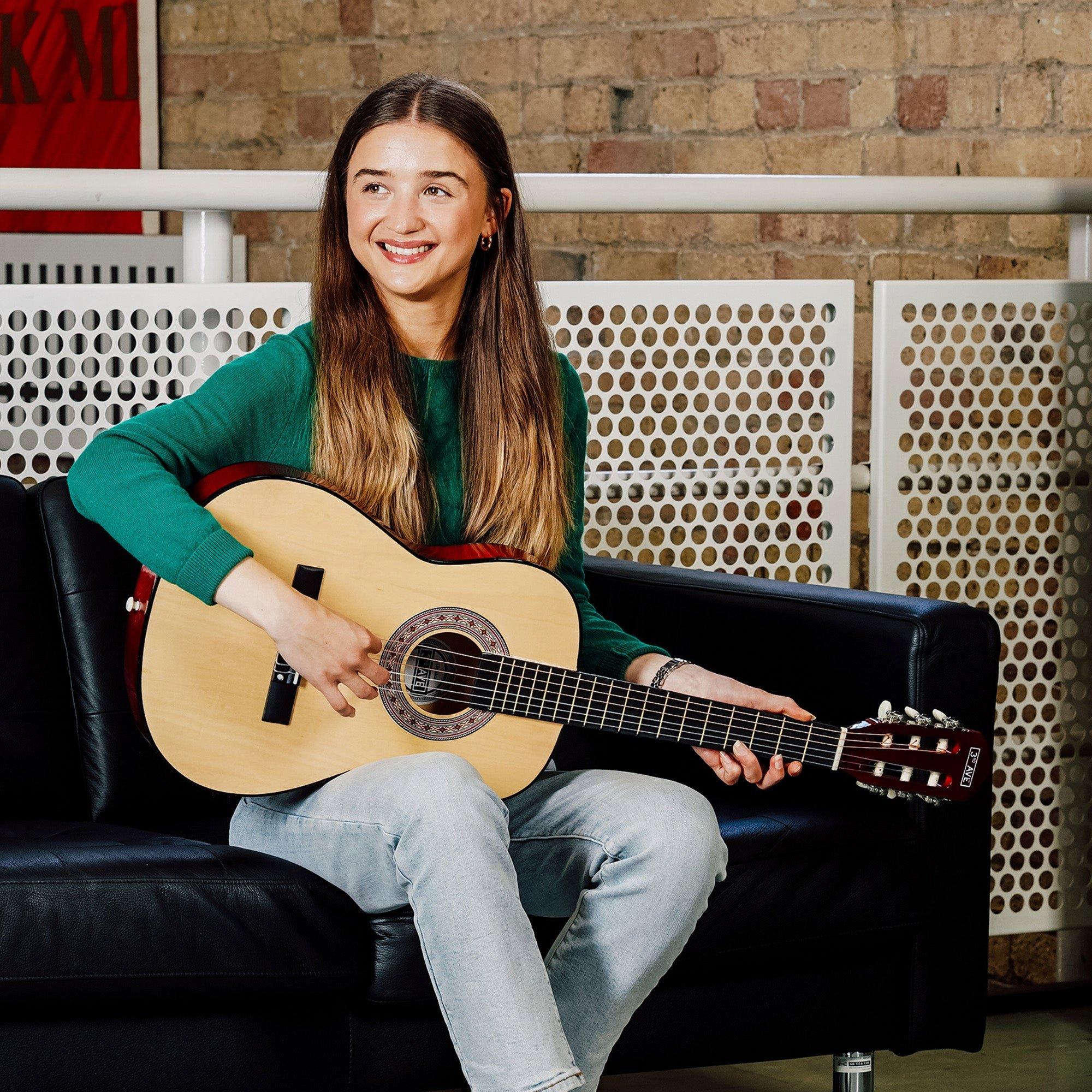 Natural - 3rd Avenue - three quarter Size Classical Guitar Pack - 5