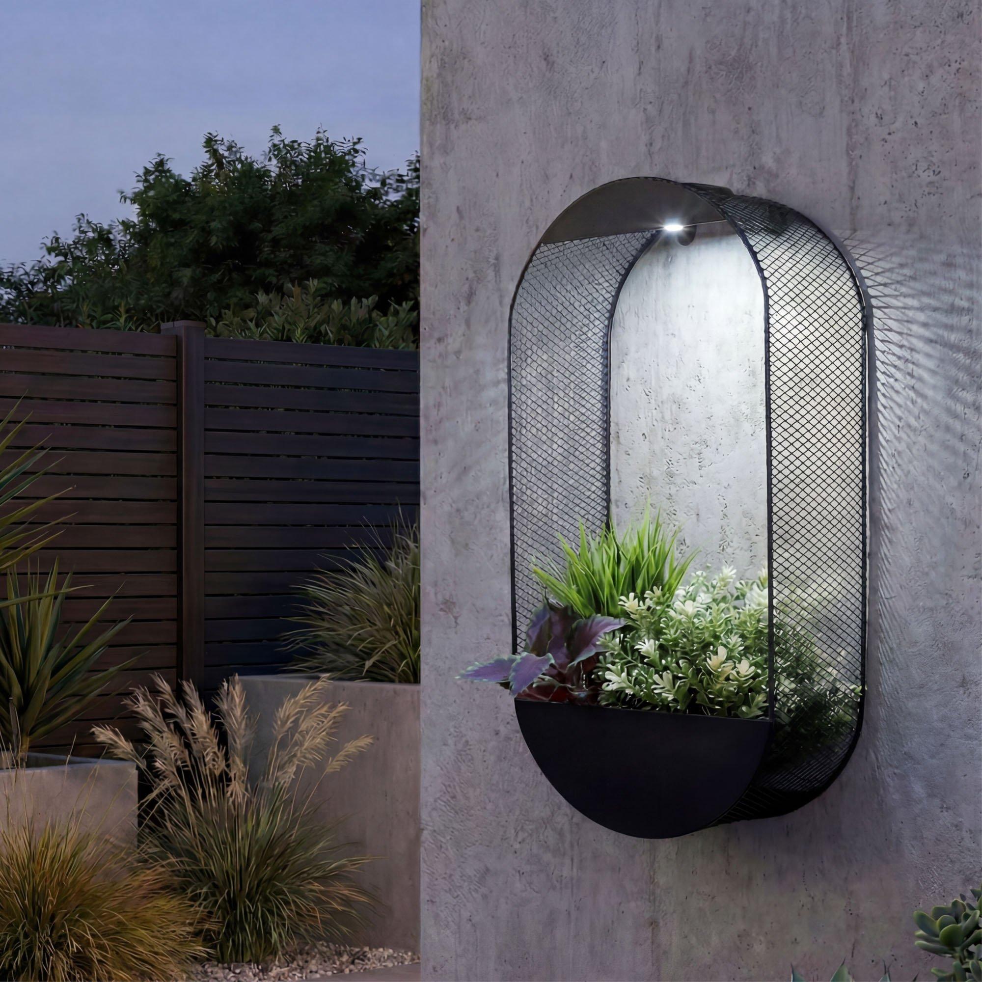 Streetwize  Oval Solar Wall Planter - Black