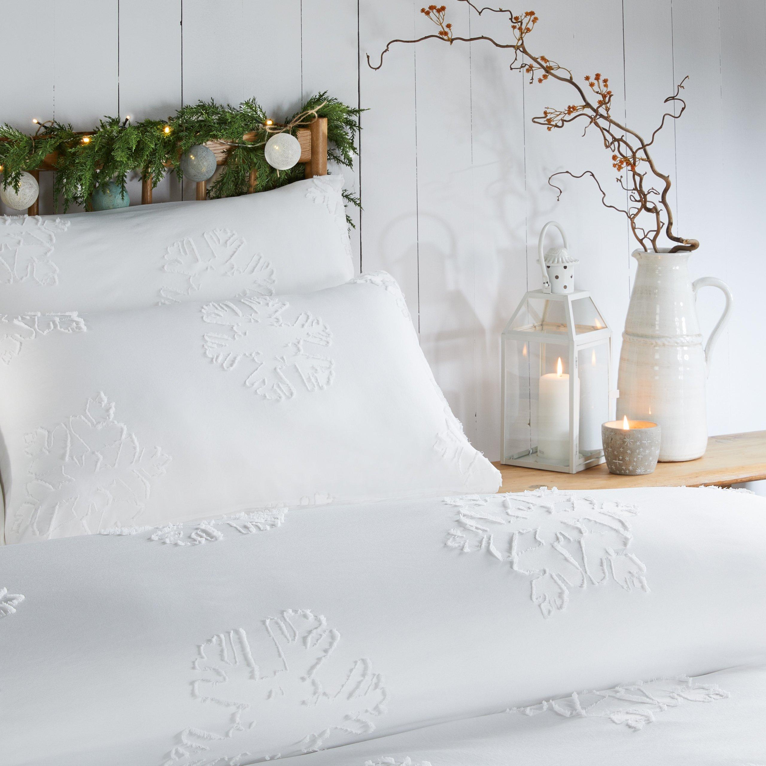 White - Duvet Day - Snow Crystal Tufted Soft Touch Duvet Set - 3