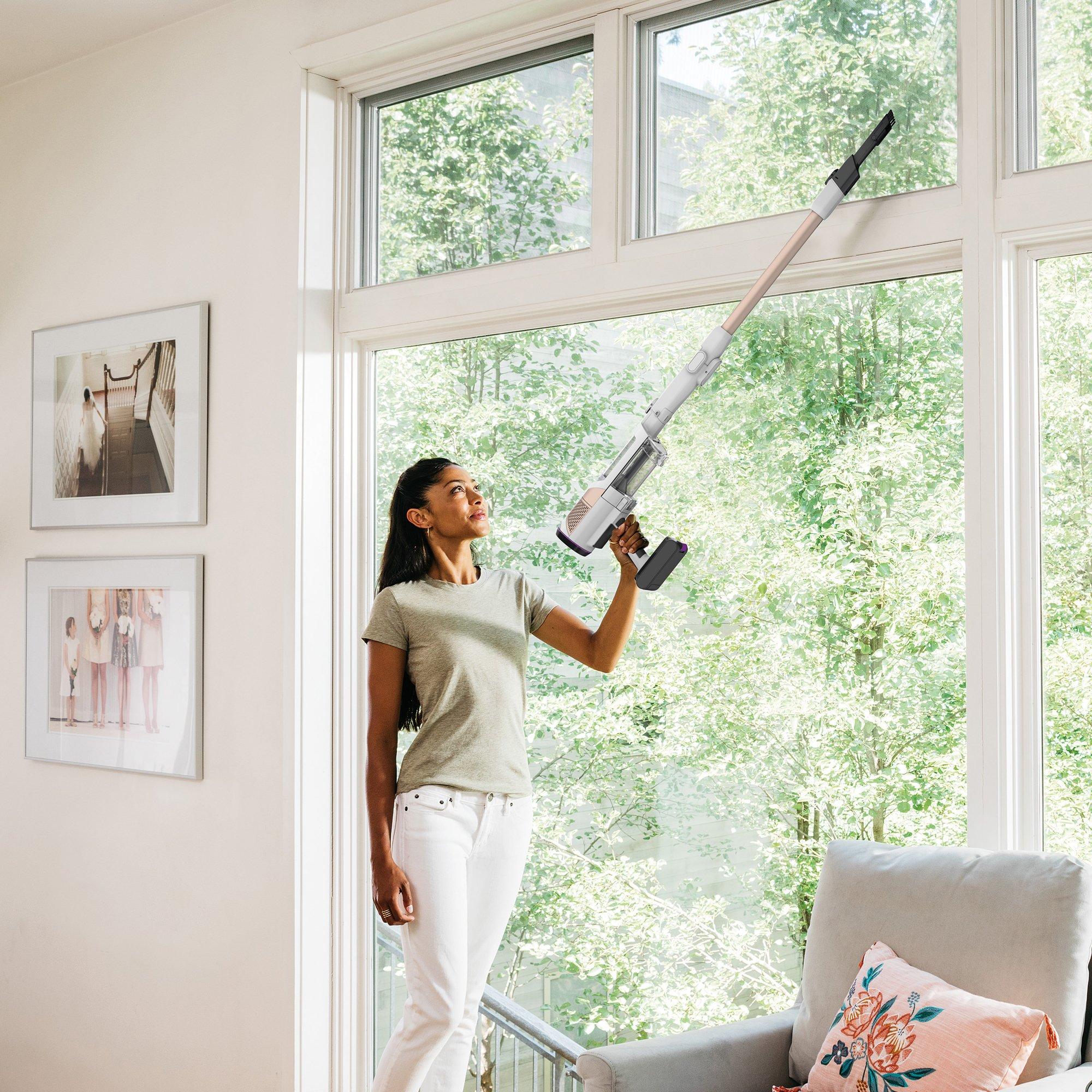 White - Shark - Shark Detect Pro Cordless Pet Vacuum IW3611UKT - 4