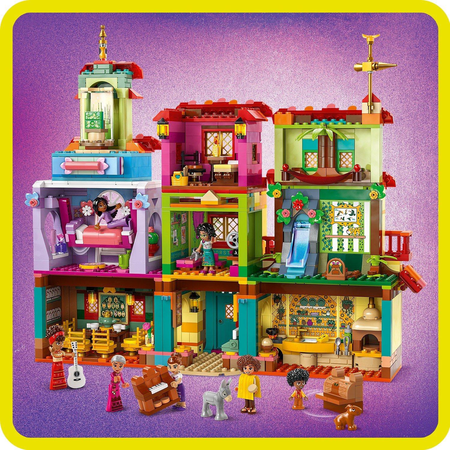 Merchandise - LEGO - 43245 The Magical Madrigal House - 12